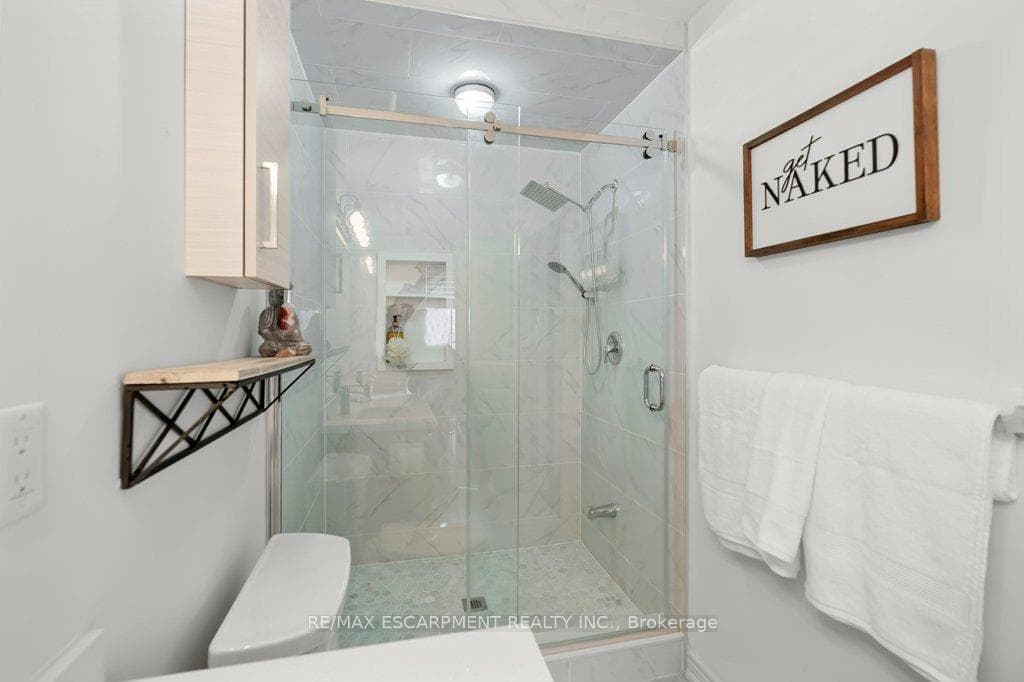 2220 Queensway Drive Unit 13 photo 21