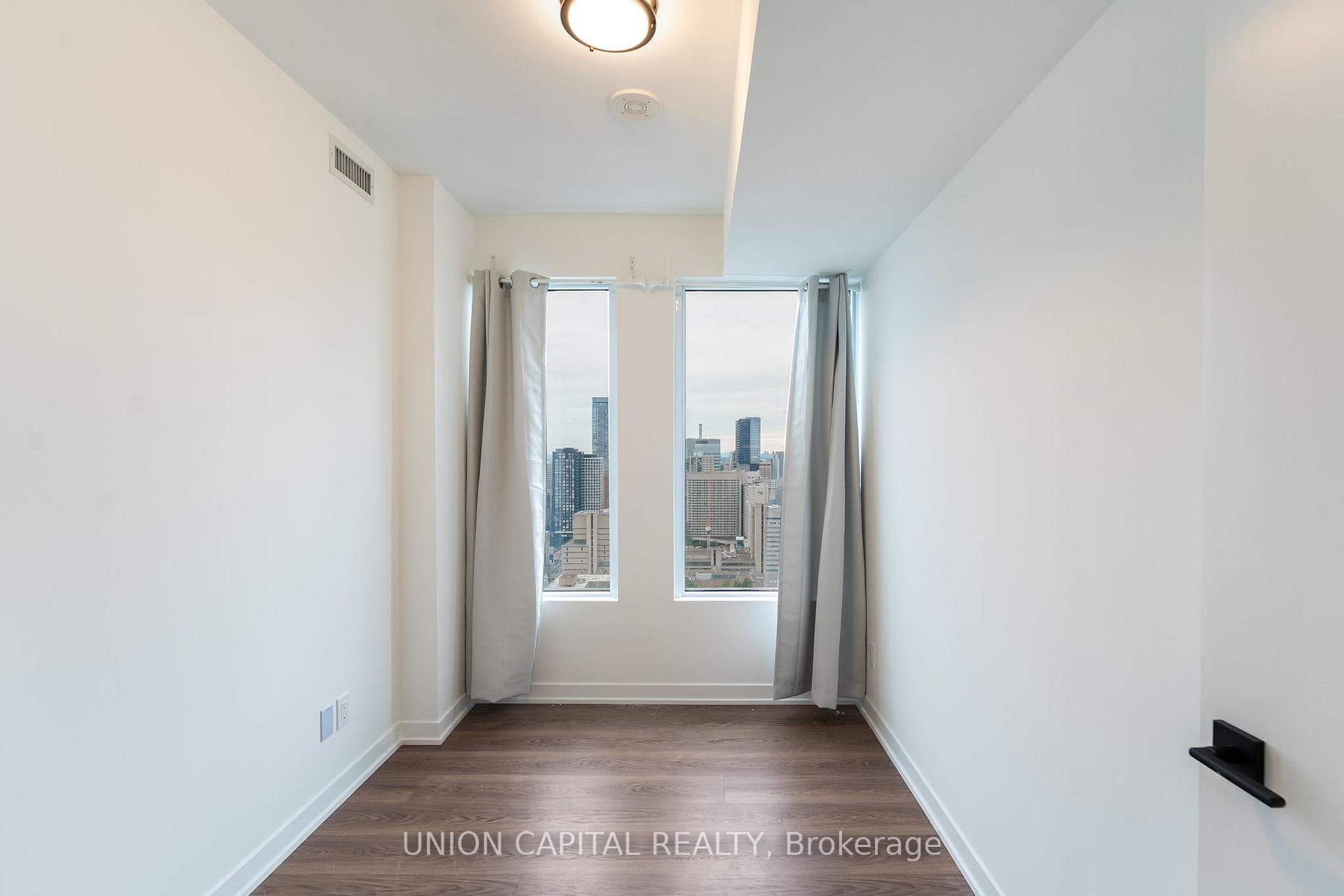 319 Jarvis Street Unit 3702 photo 5
