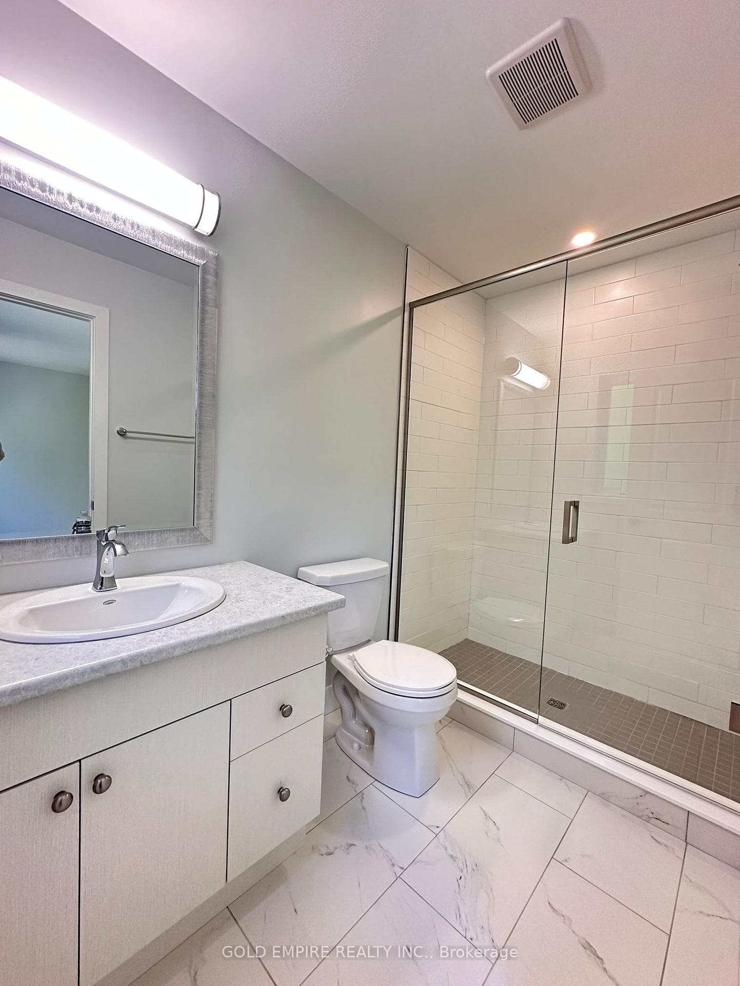 990 Deveron Crescent Unit 27 photo 20