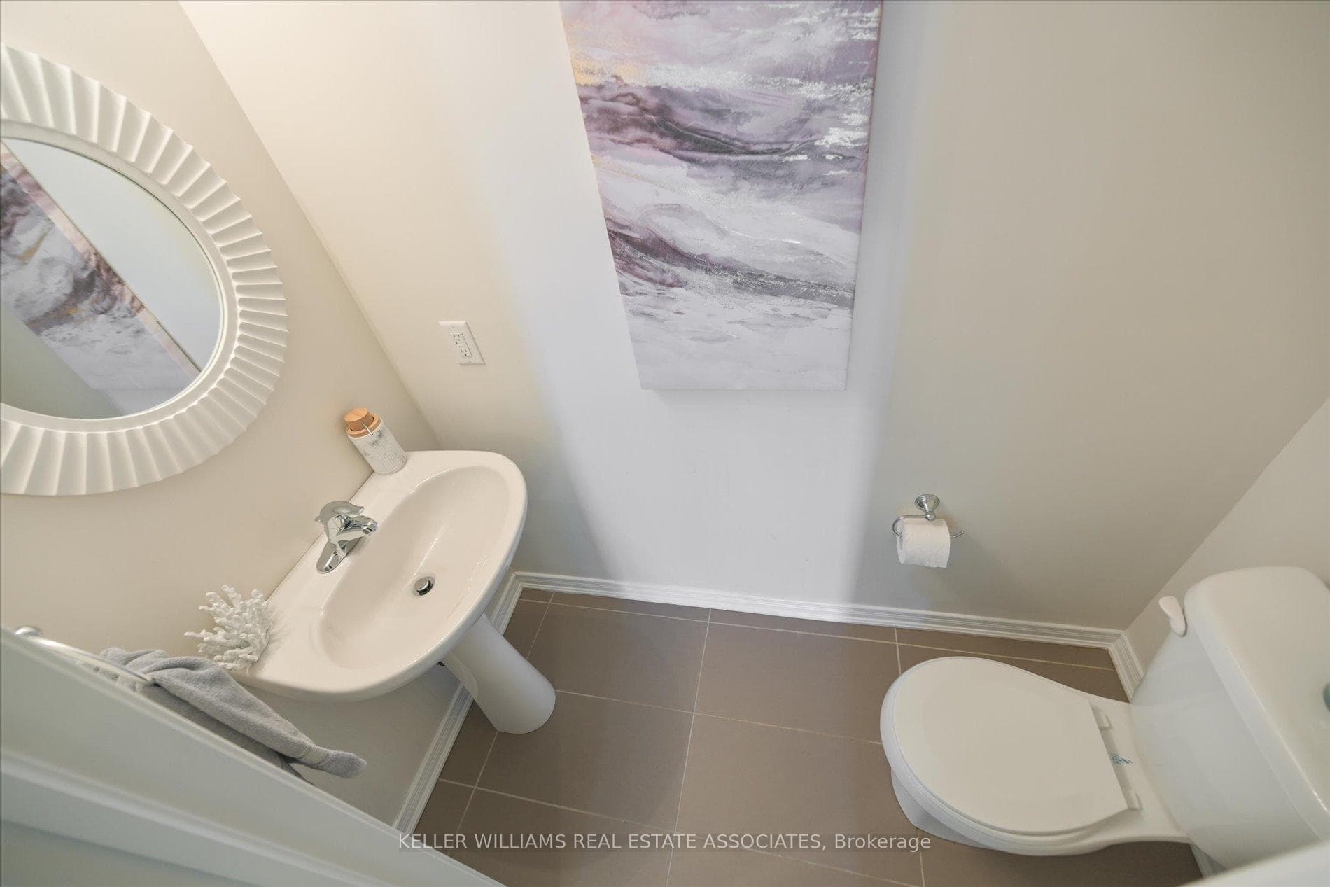 2441 Greenwich Drive Unit 83 photo 12