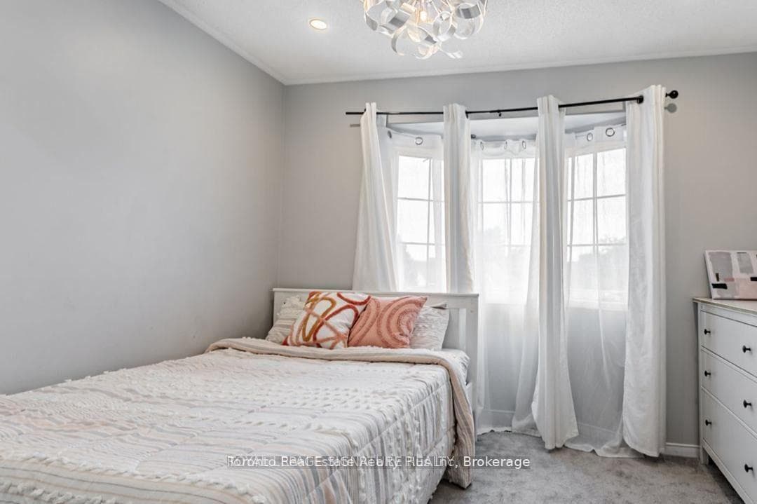 18 Preston Avenue photo 13