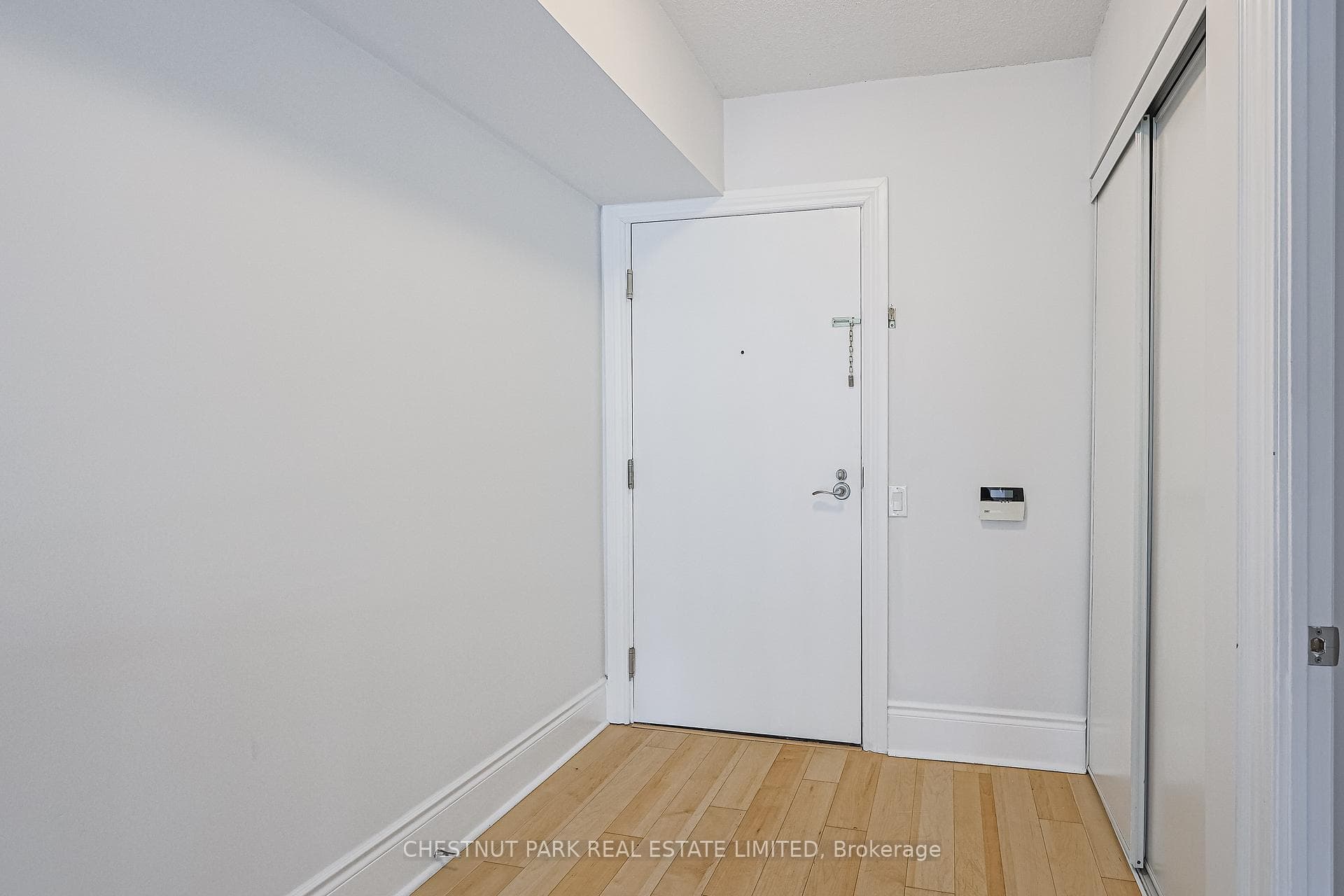 437 Roncesvalles Avenue Unit 209 photo 7