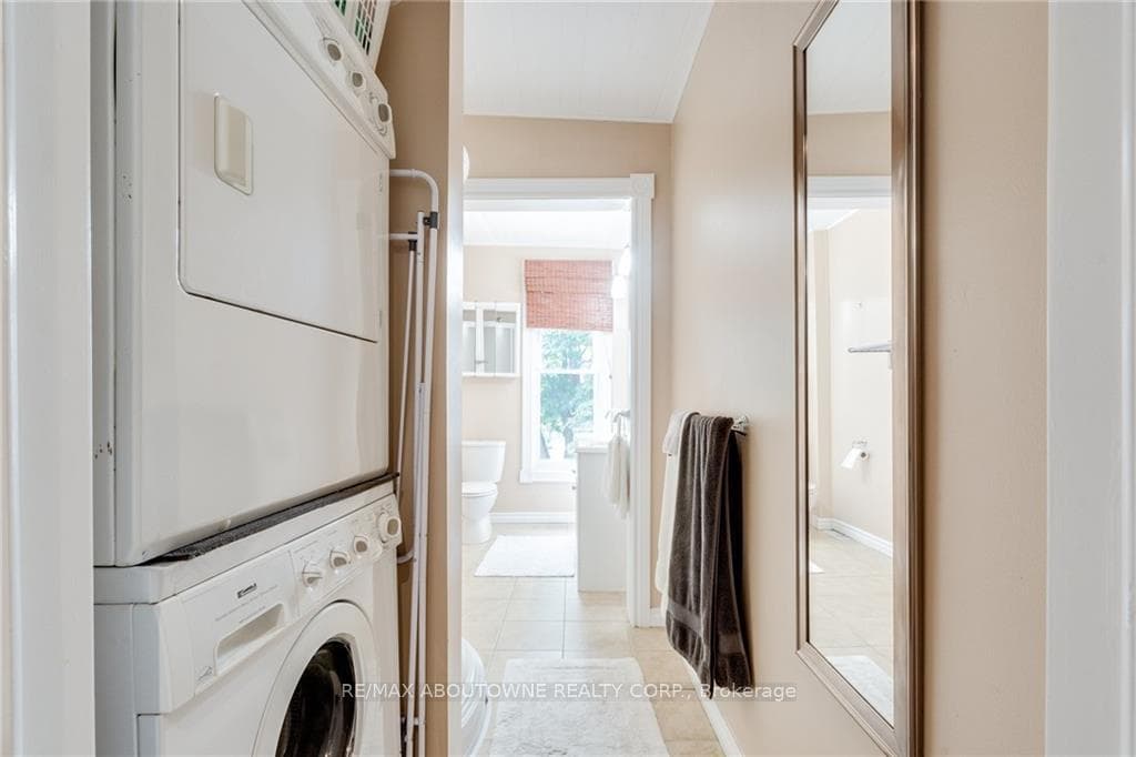 100 Grant Avenue photo 9