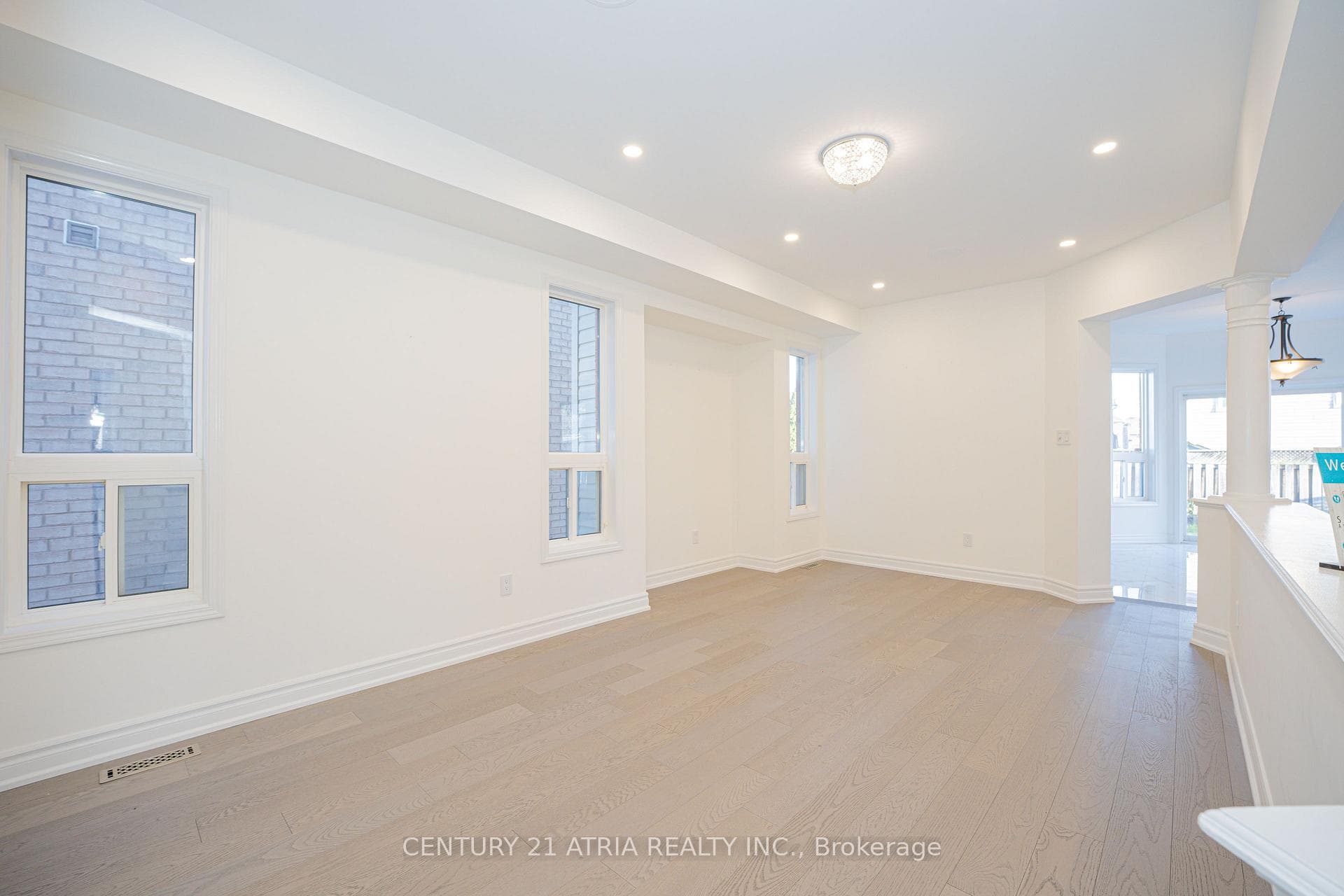 252 Sherwood Road photo 9
