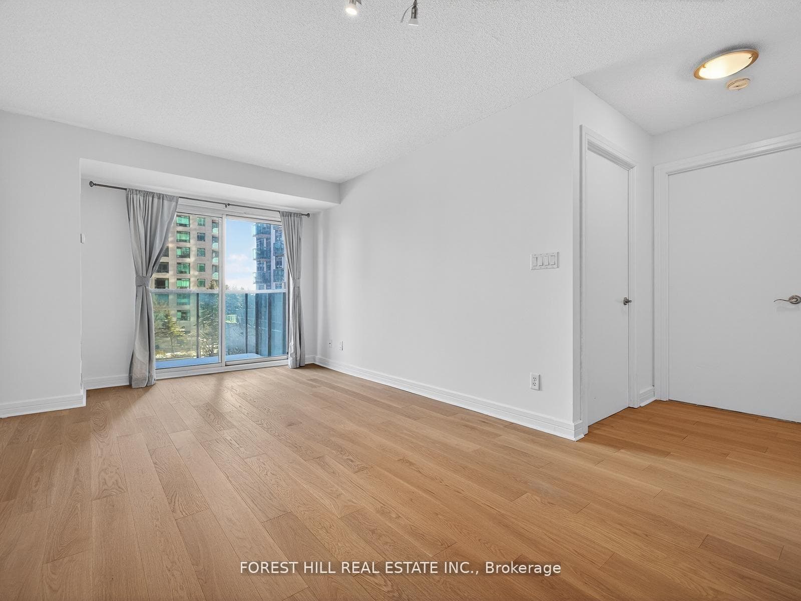 16 Harrison Garden Boulevard Unit 304 photo 4