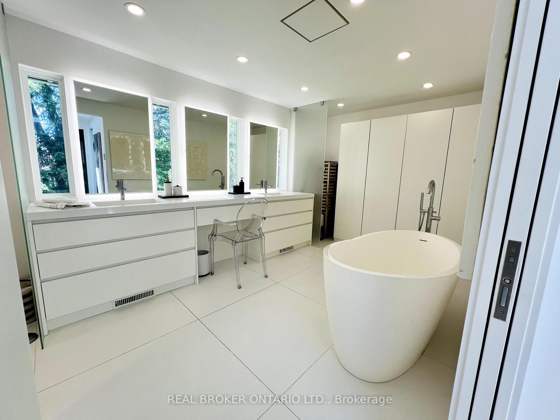 51 Castlemere Crescent photo 14