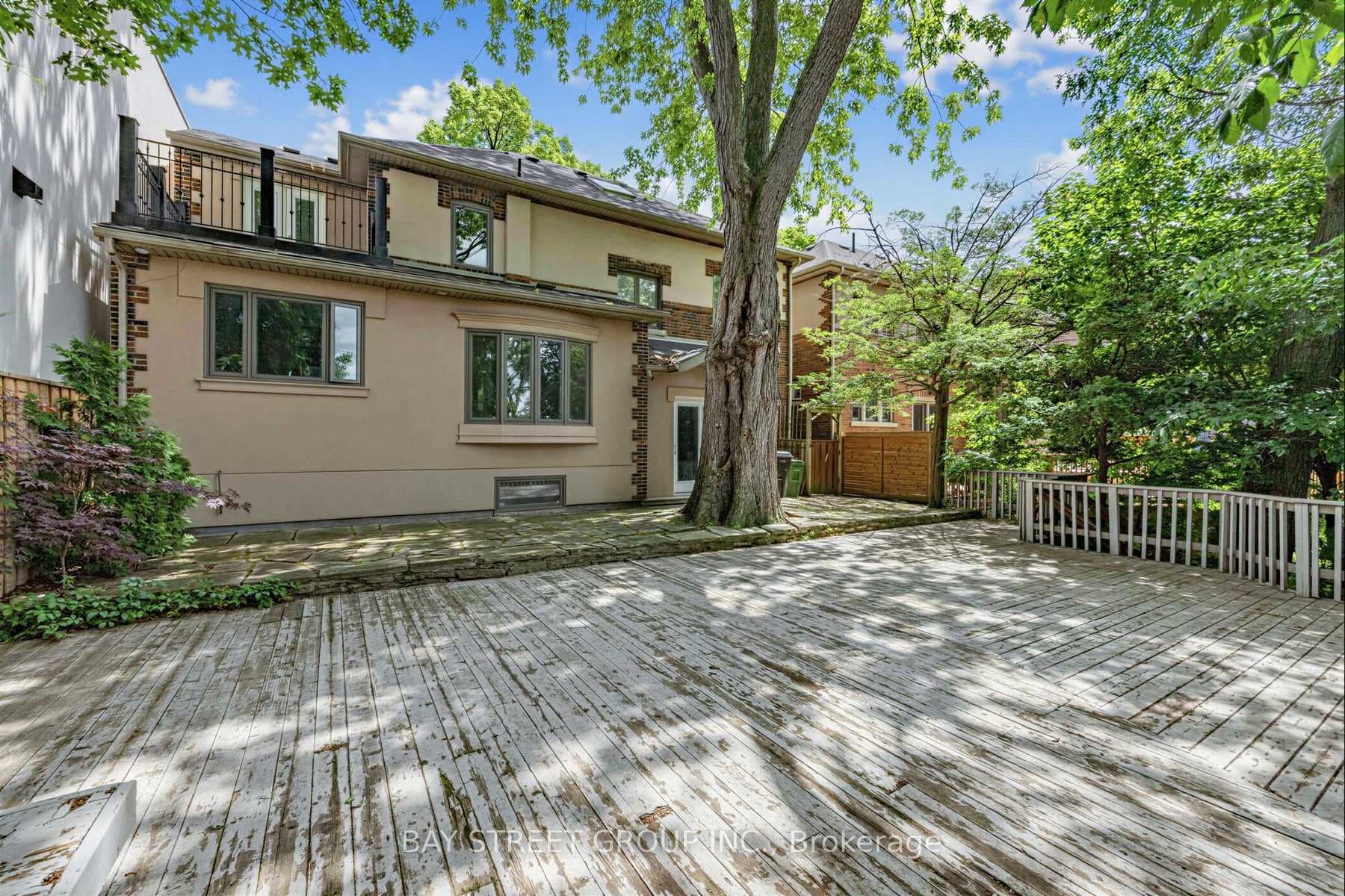 136 Humbercrest Boulevard photo 37