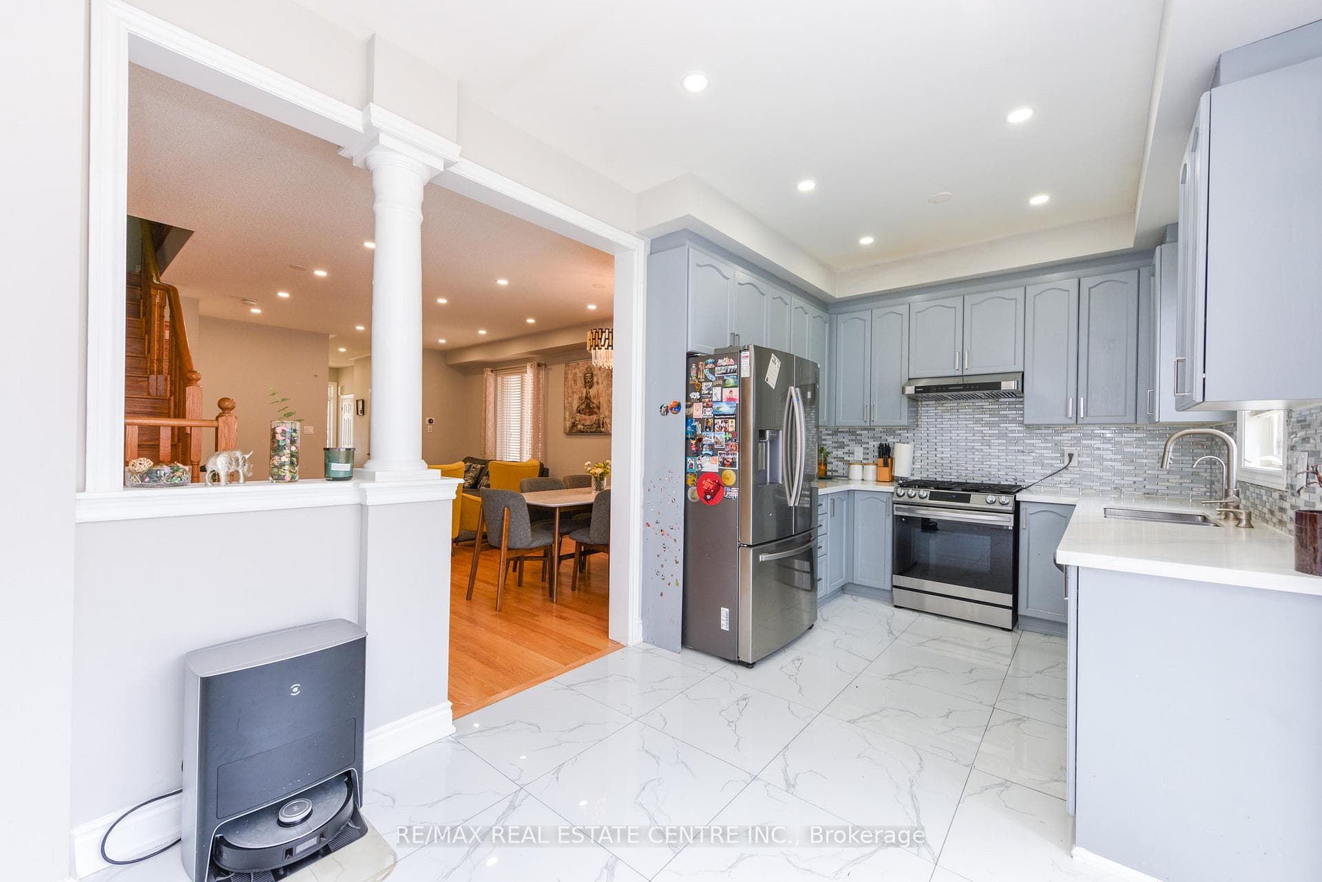 682 Megson Terrace photo 10
