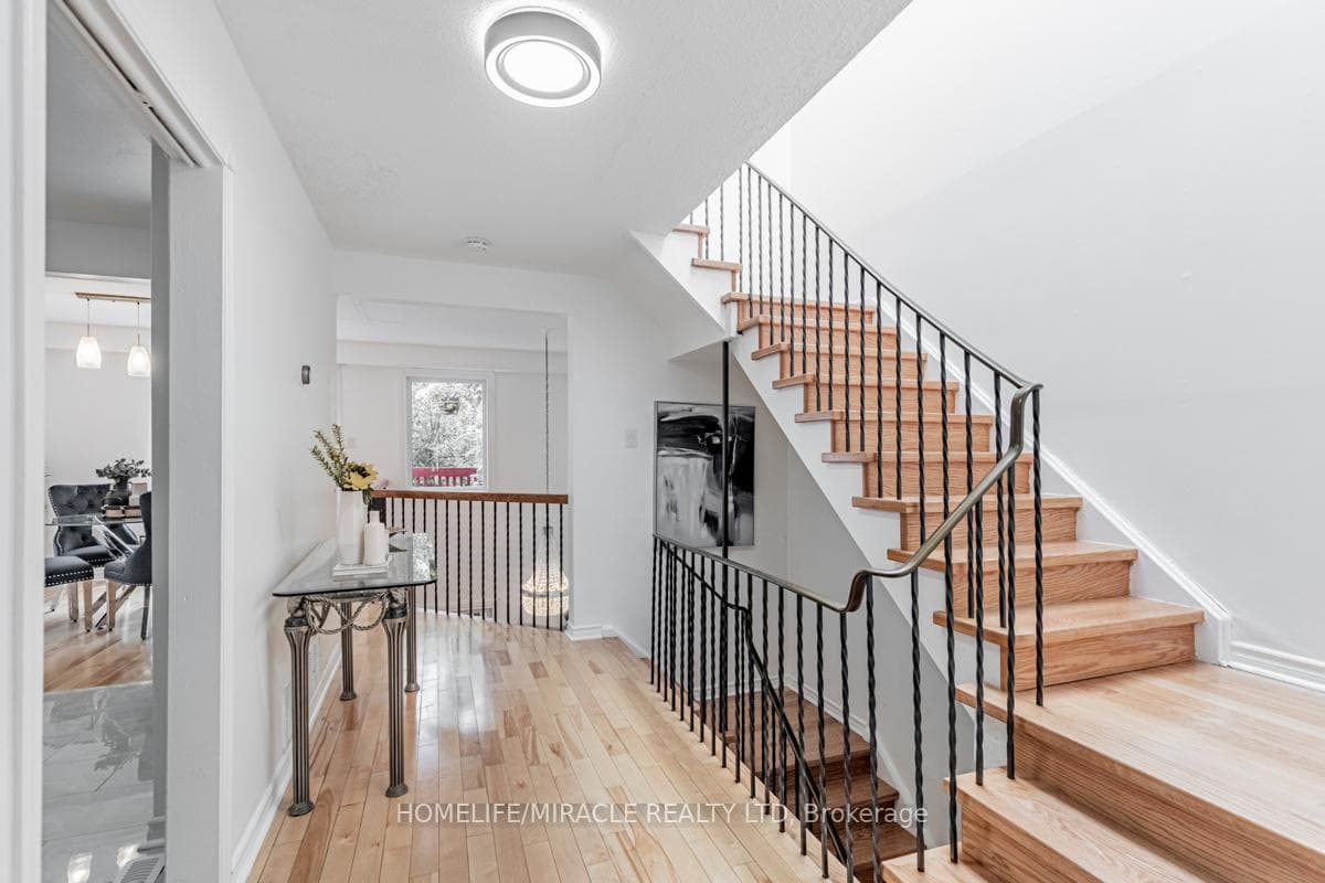 545 Woodbine Avenue photo 10