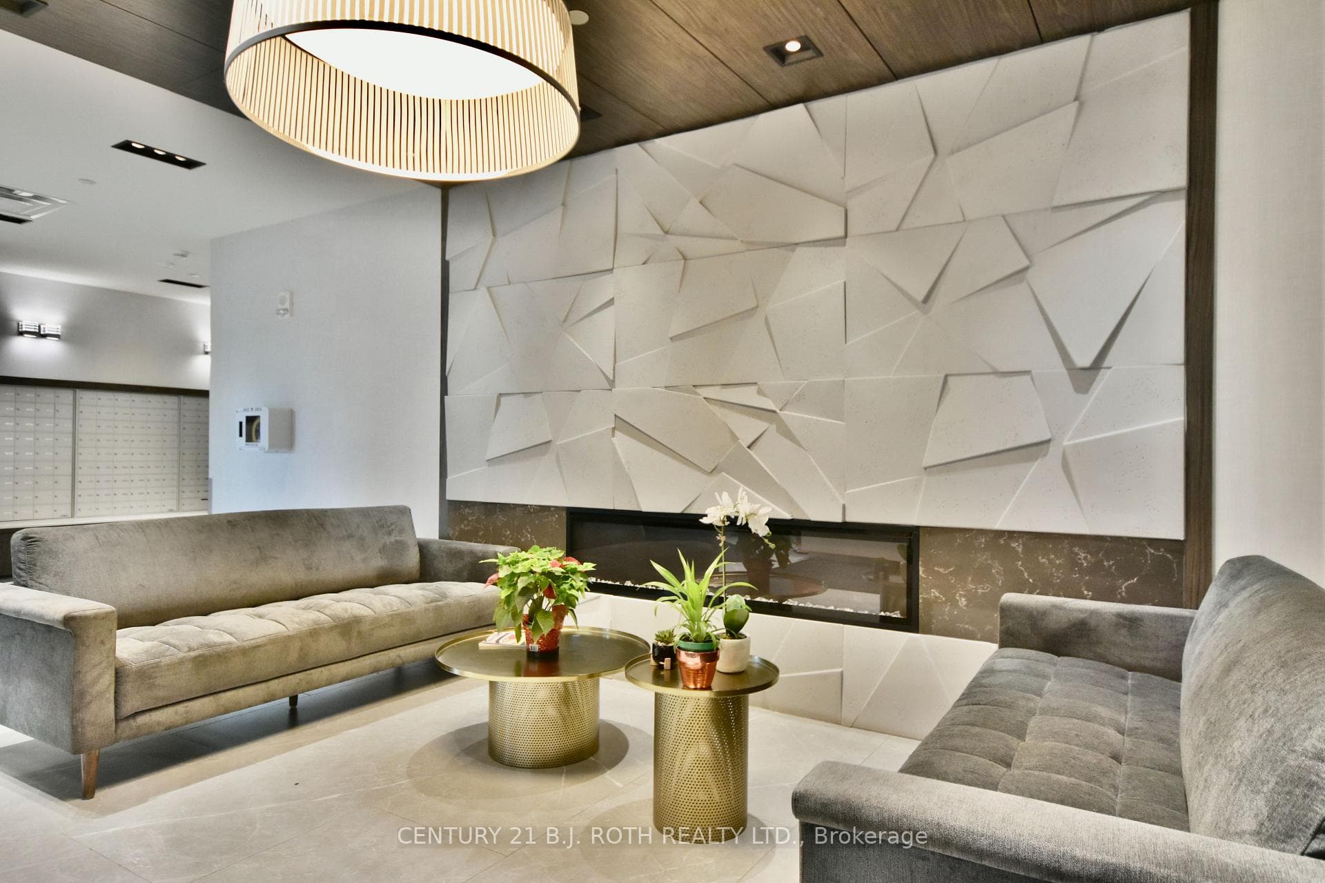 Attractive Foyer