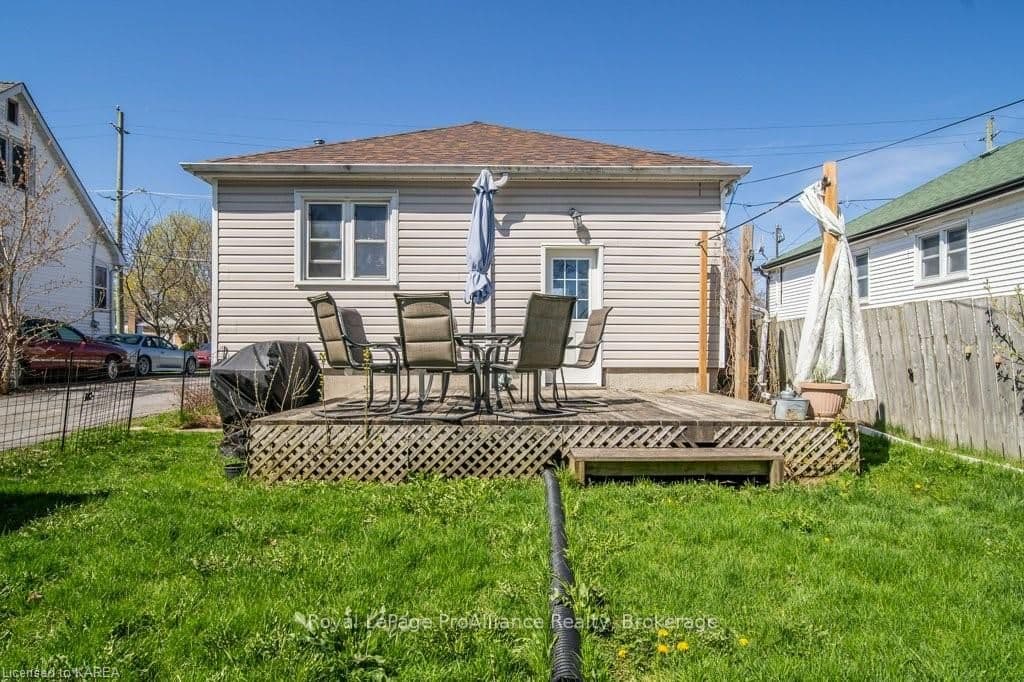 197 KINGSCOURT Avenue photo 33