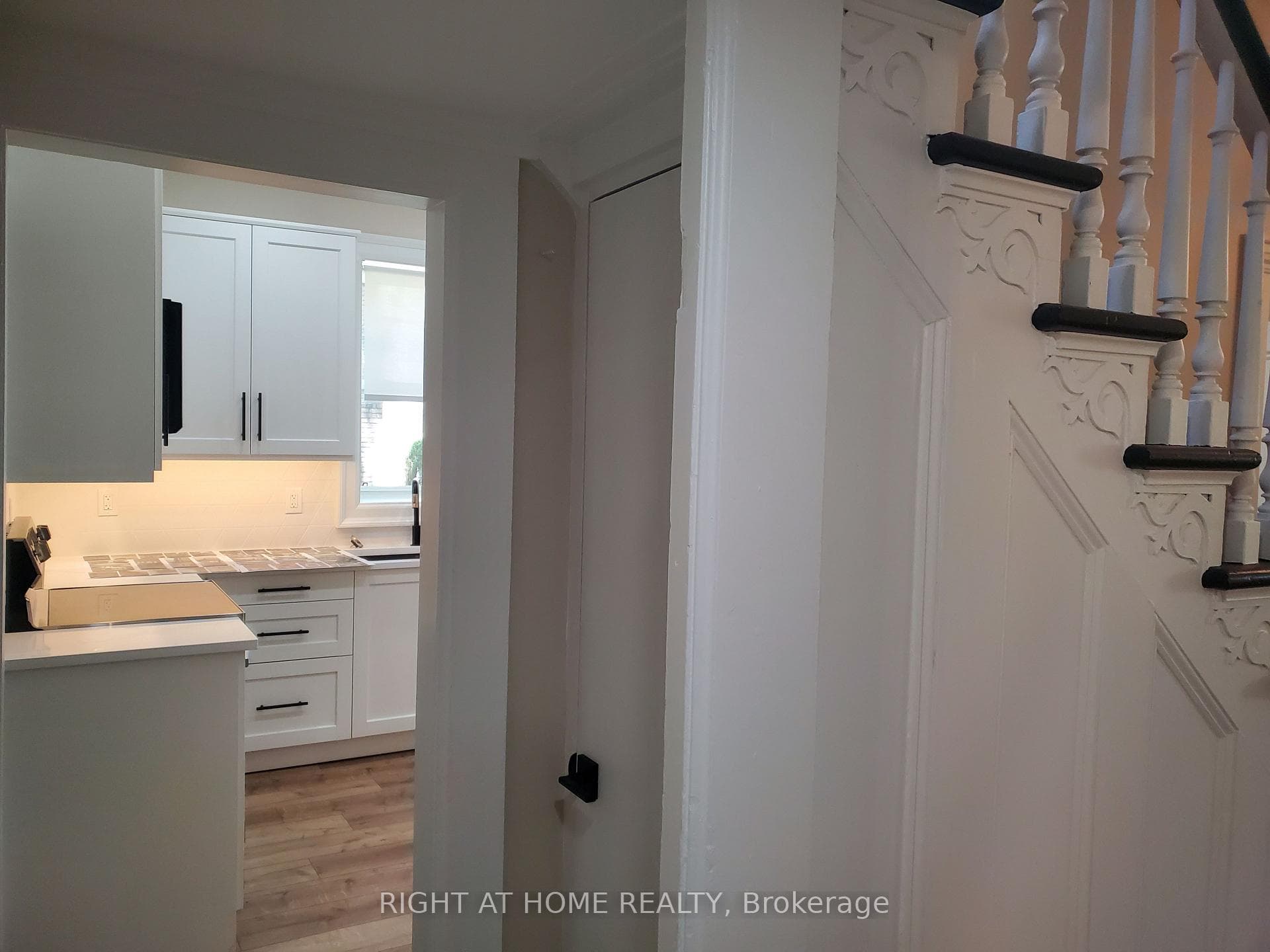 10058 Yonge Street photo 12