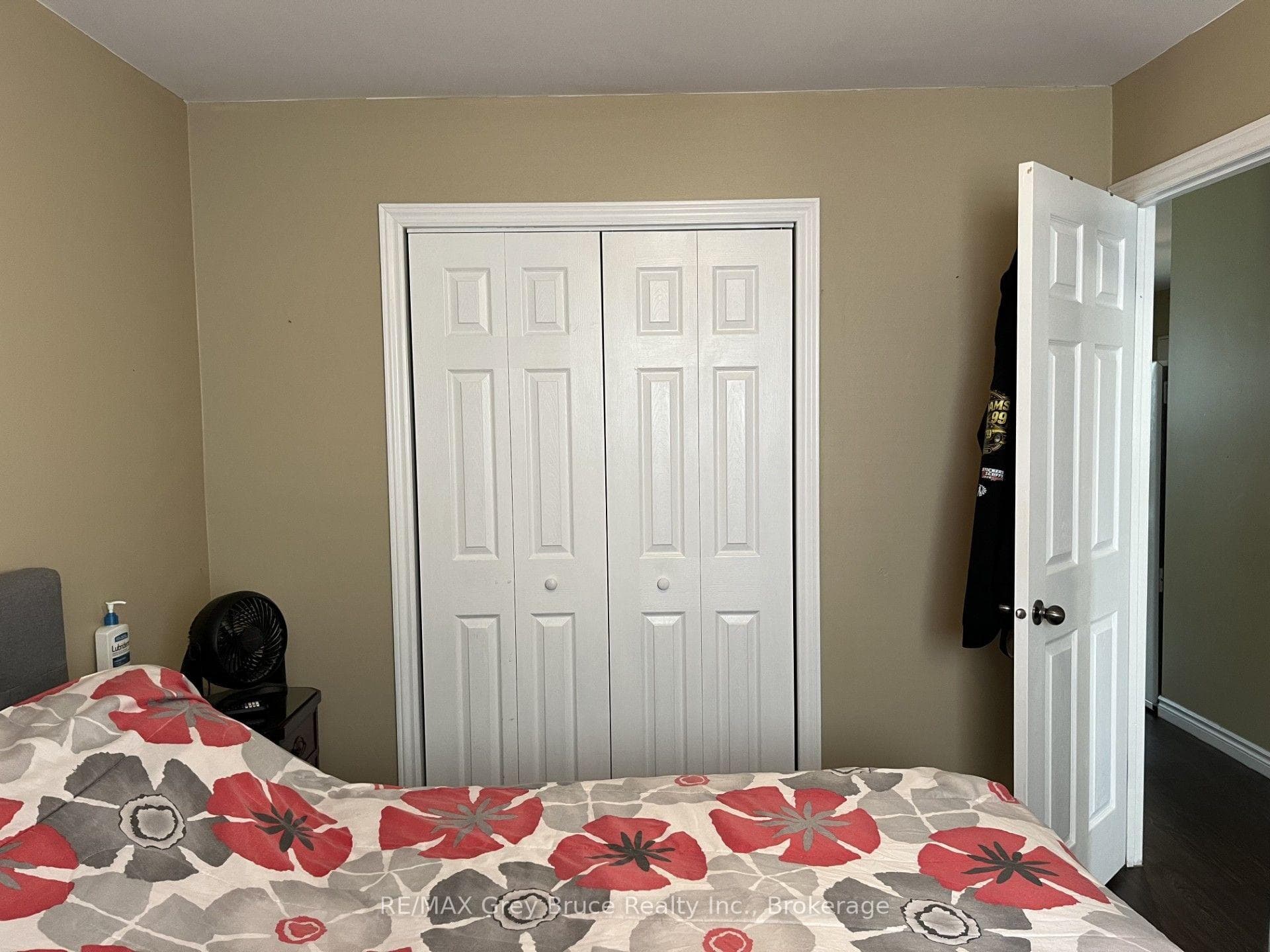 496 Elizabeth Street Unit 2 photo 8