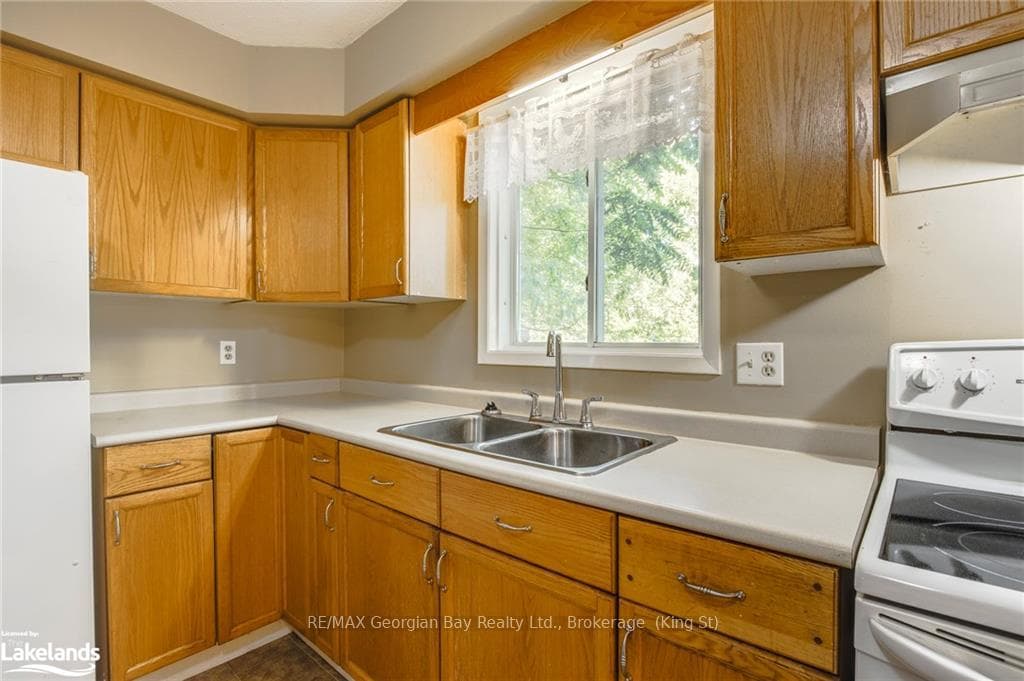 13 CORBEAU Crescent photo 19