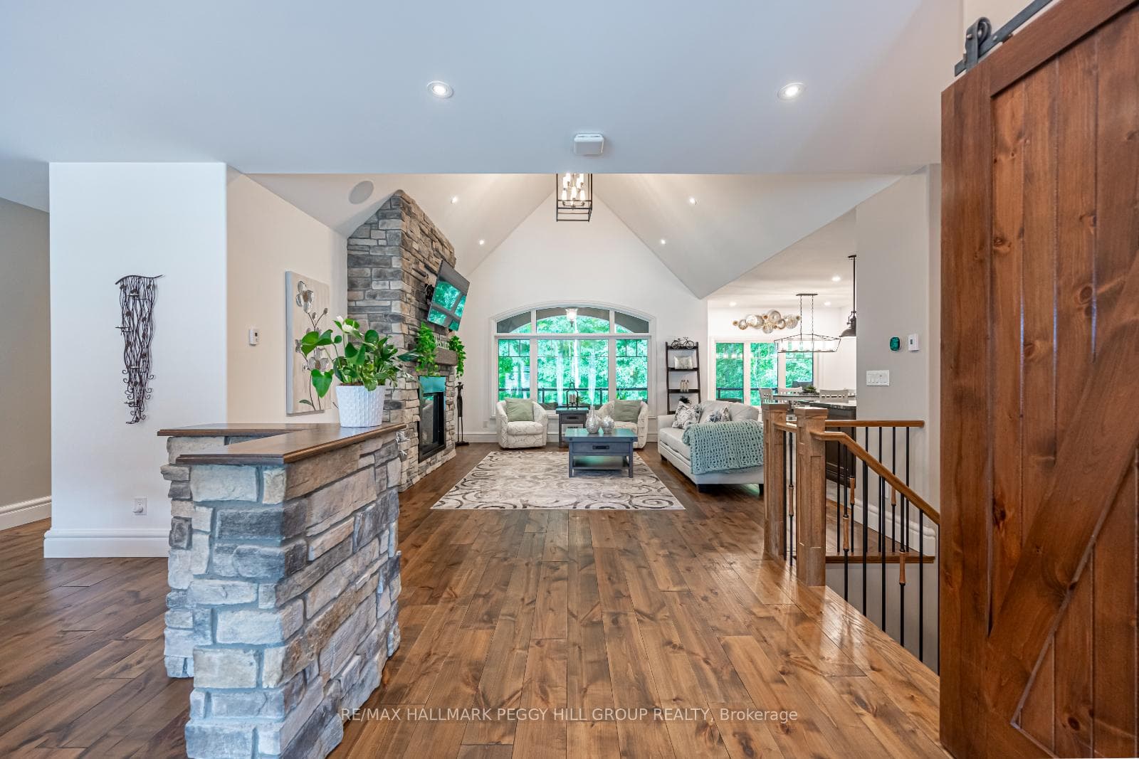 28 Heron Boulevard photo 11