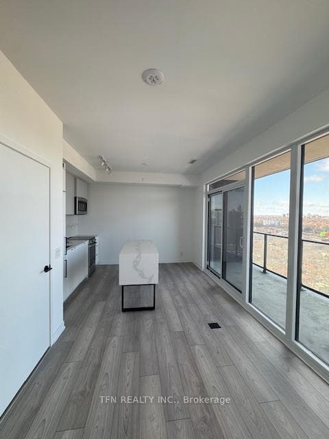 285 Dufferin Street Unit 1509 photo 2