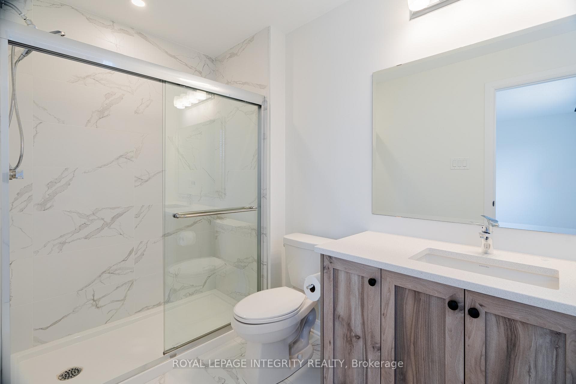 90 OSLER Street photo 15