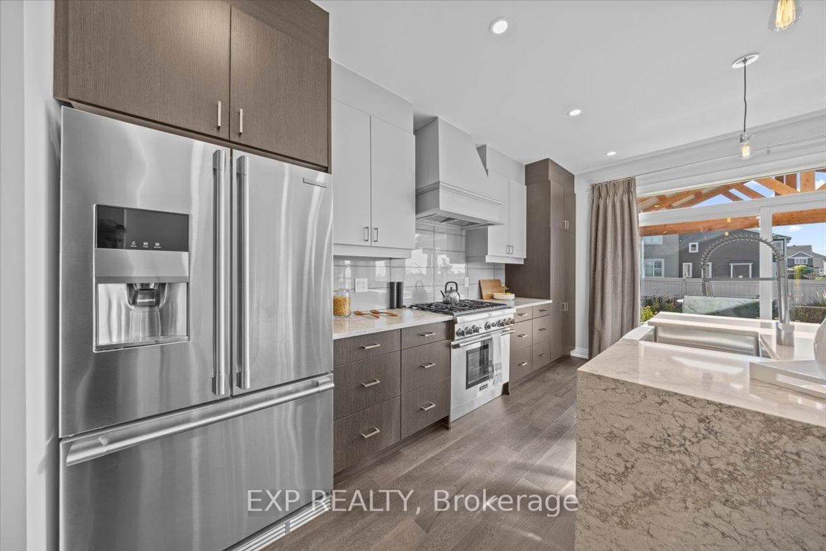 Images provided are to showcase builder finishes.