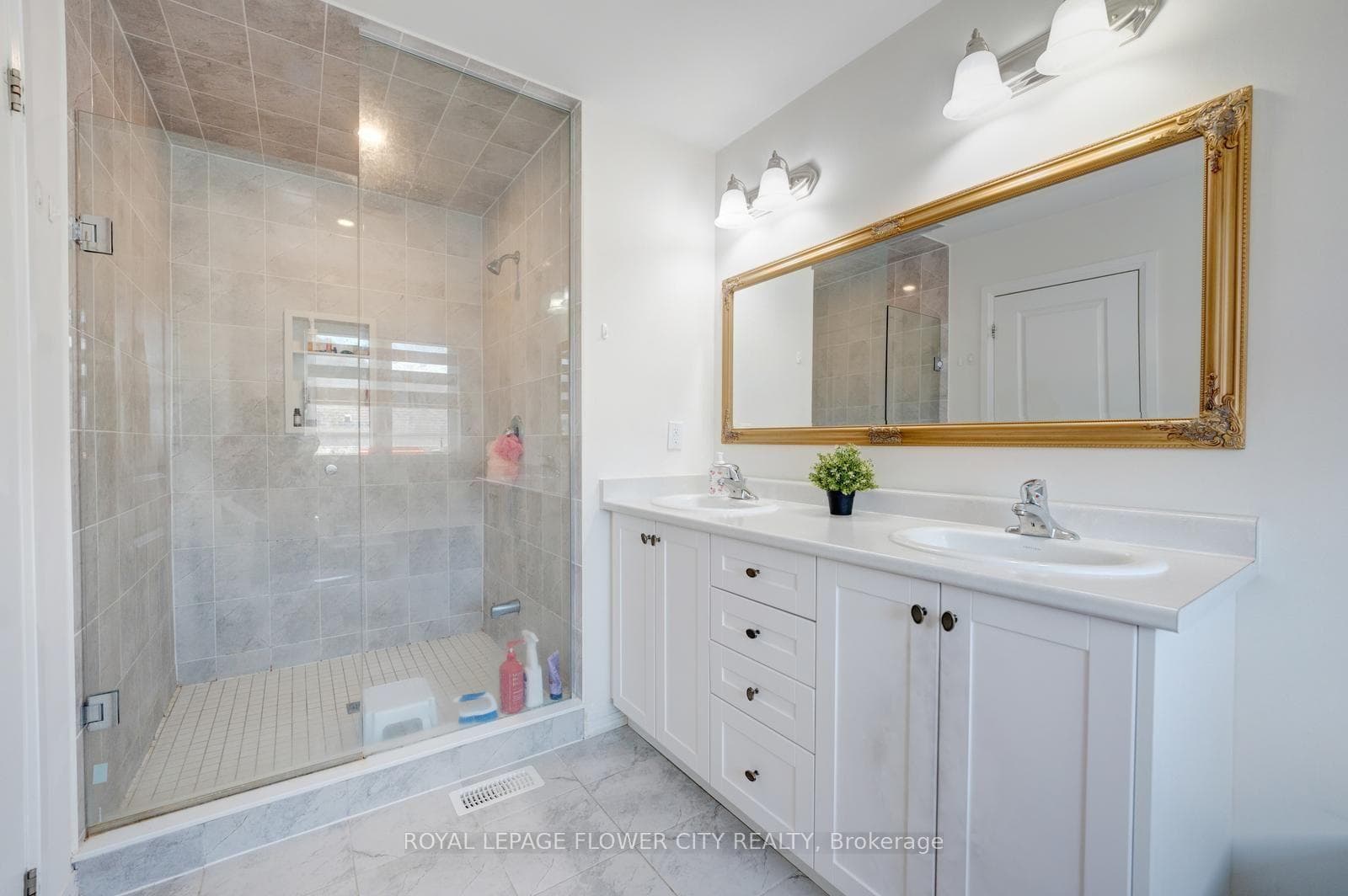 44 Weylie Street photo 45