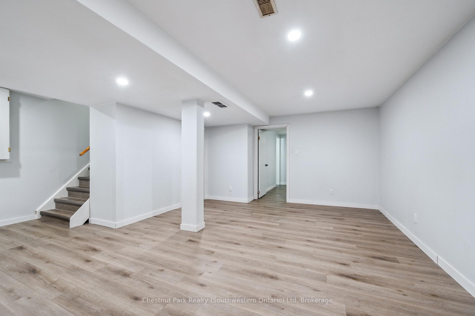 32 Wilson Crescent photo 29