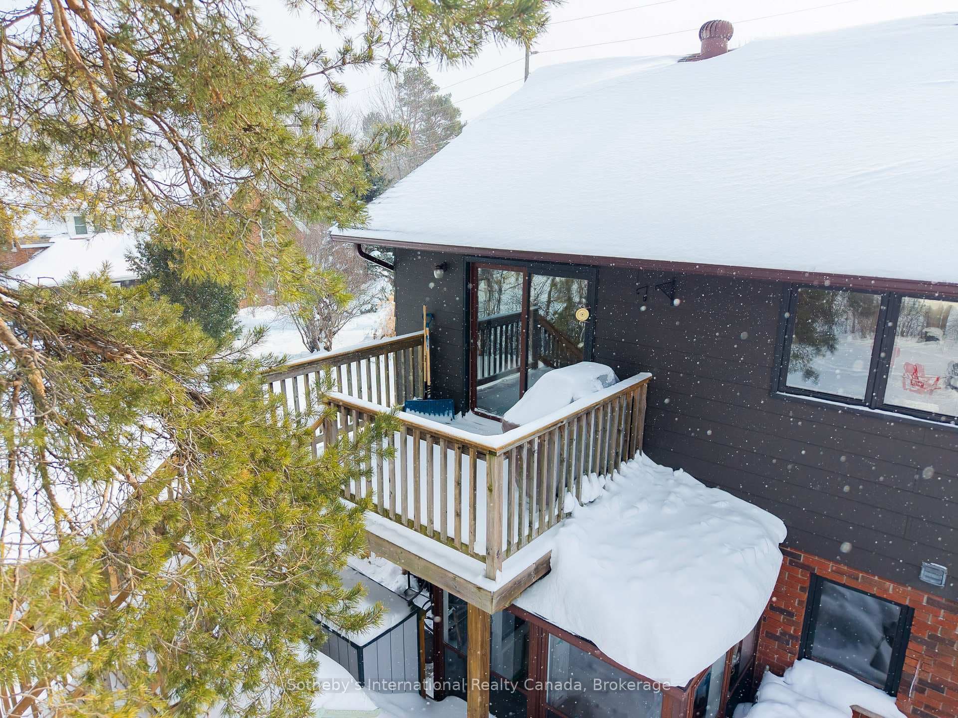 236 Collingwood Street photo 9