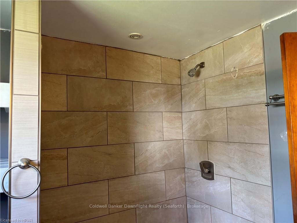 130 RICHMOND Street photo 12