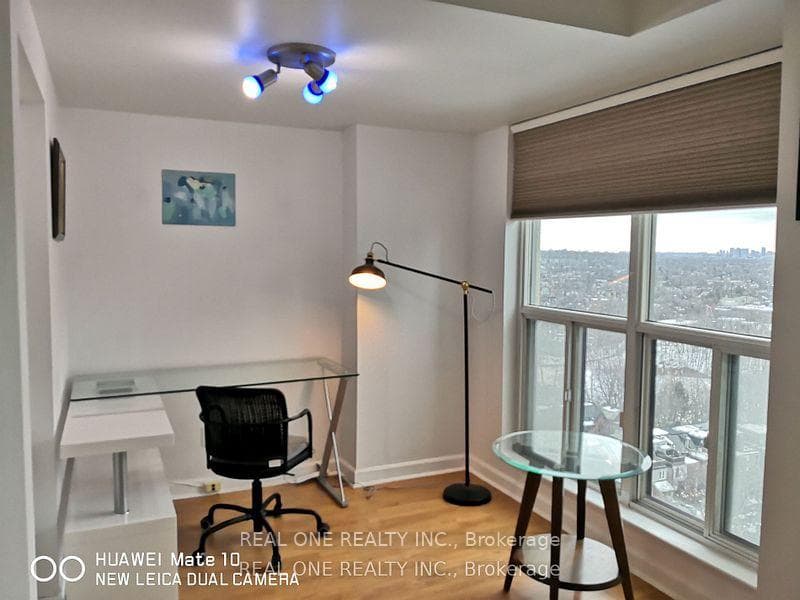 8 Park Road Unit 2009 photo 22