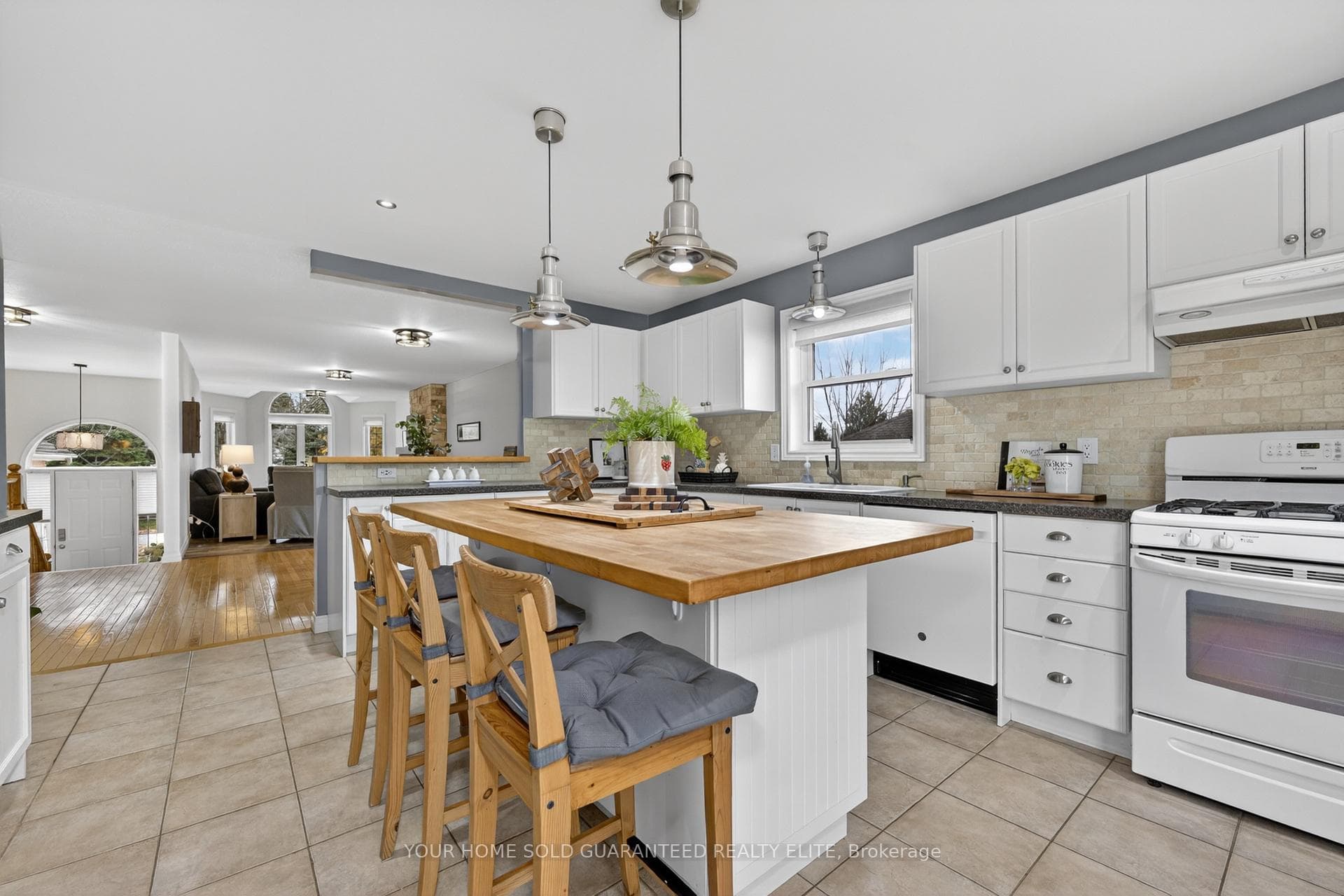 9 Tunbridge Crescent photo 3
