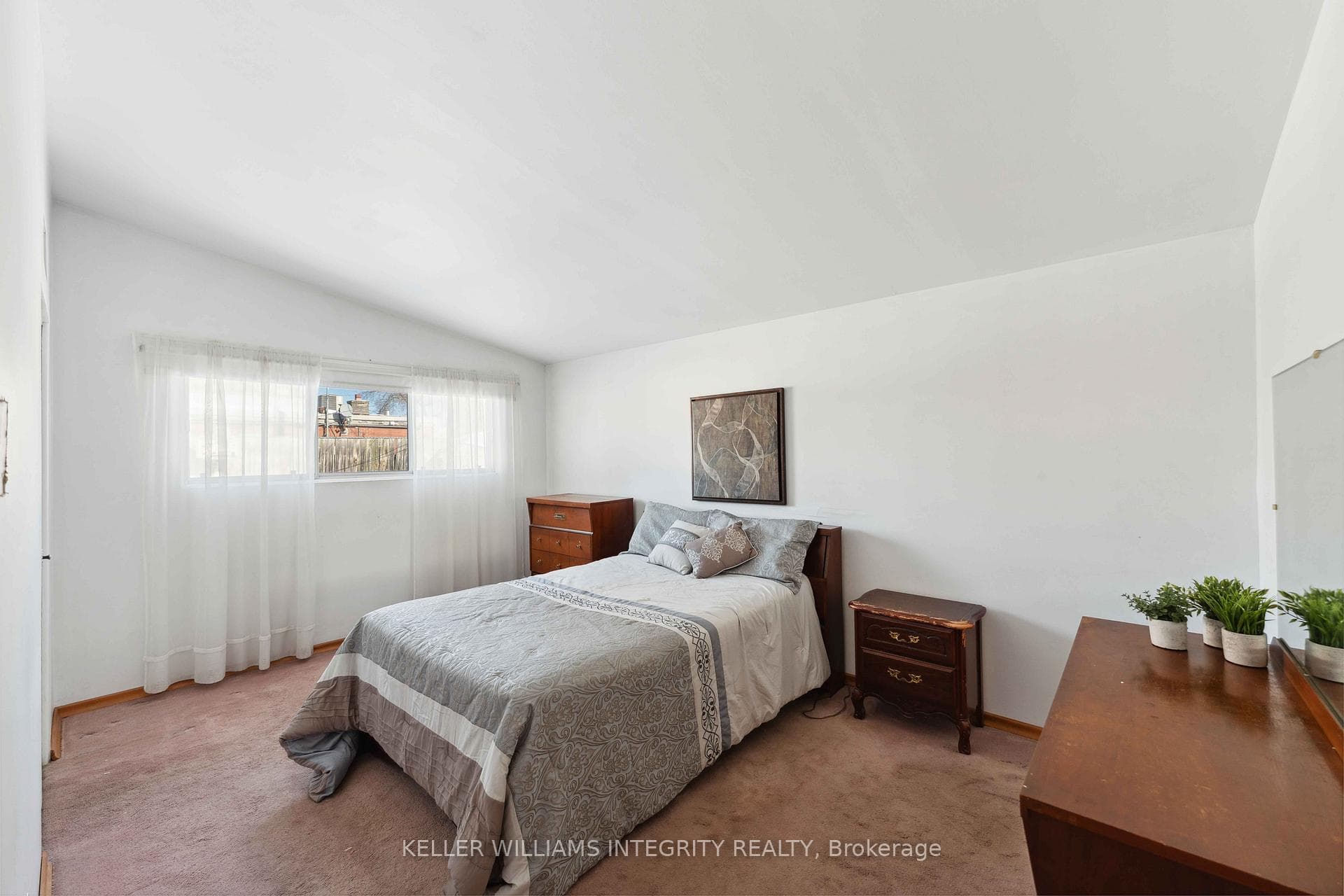 1035 Connery Avenue photo 17