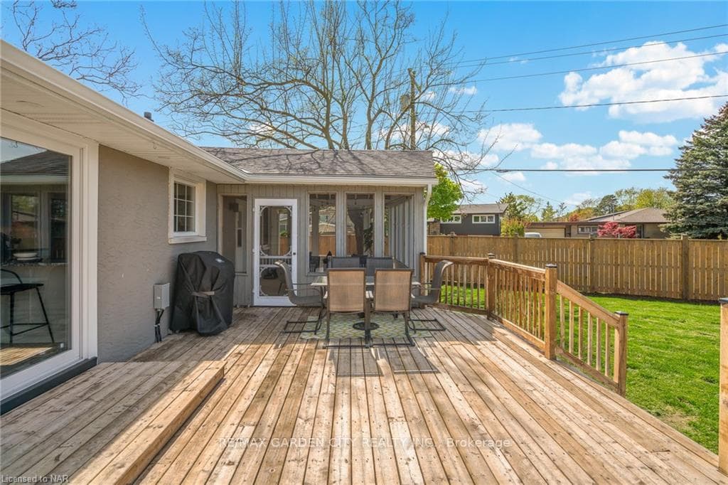1 Sunnyside Drive photo 32