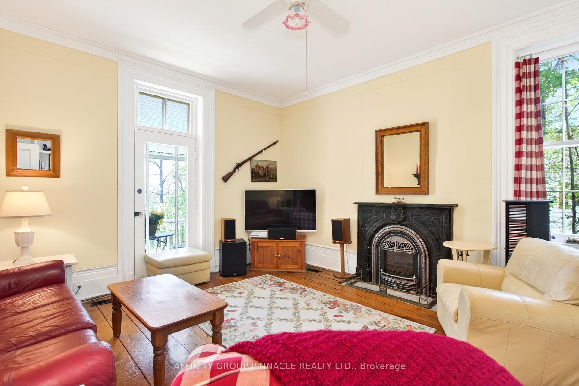 145 King Street photo 16