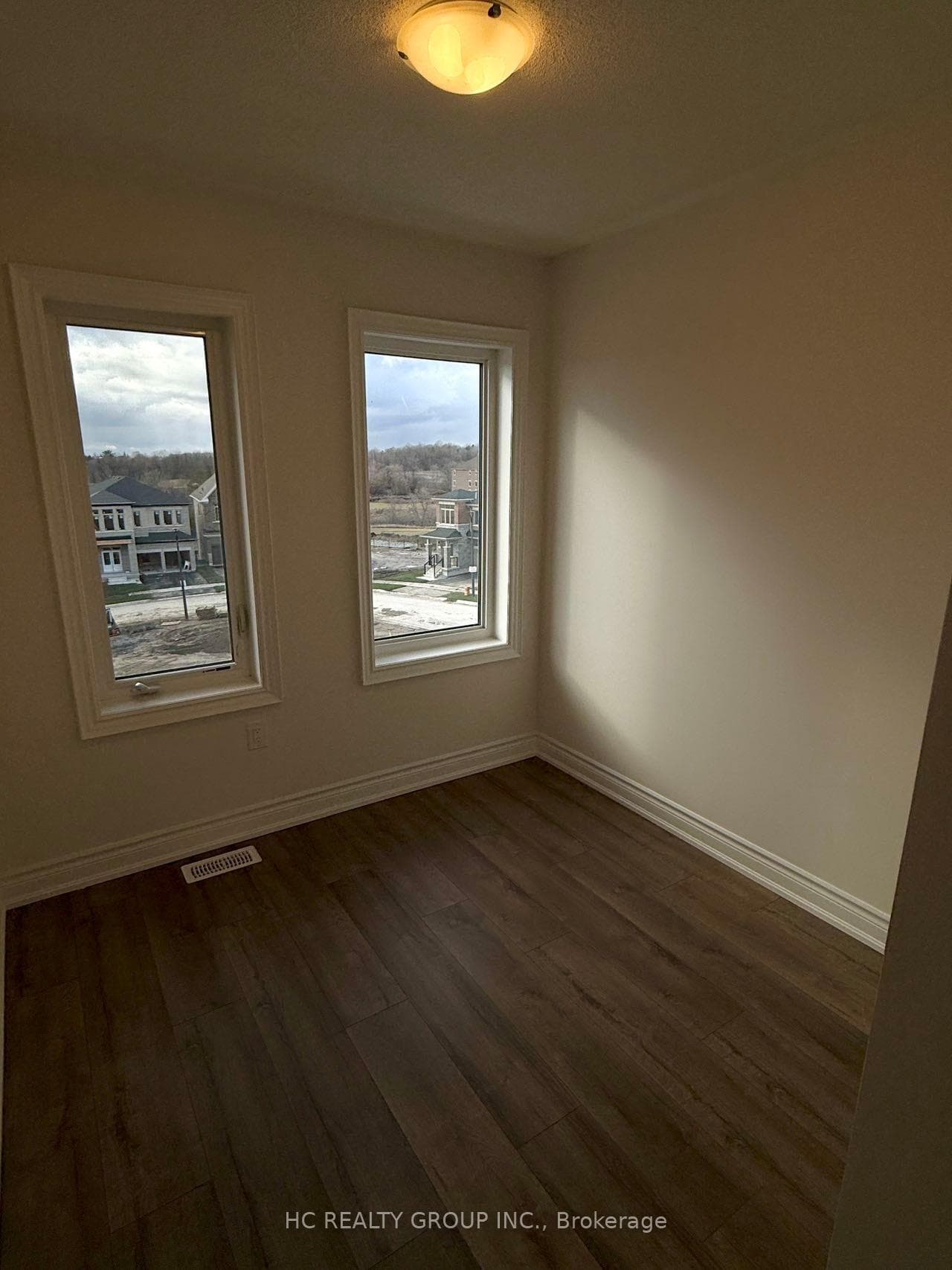 2826 Tippett Mews photo 3