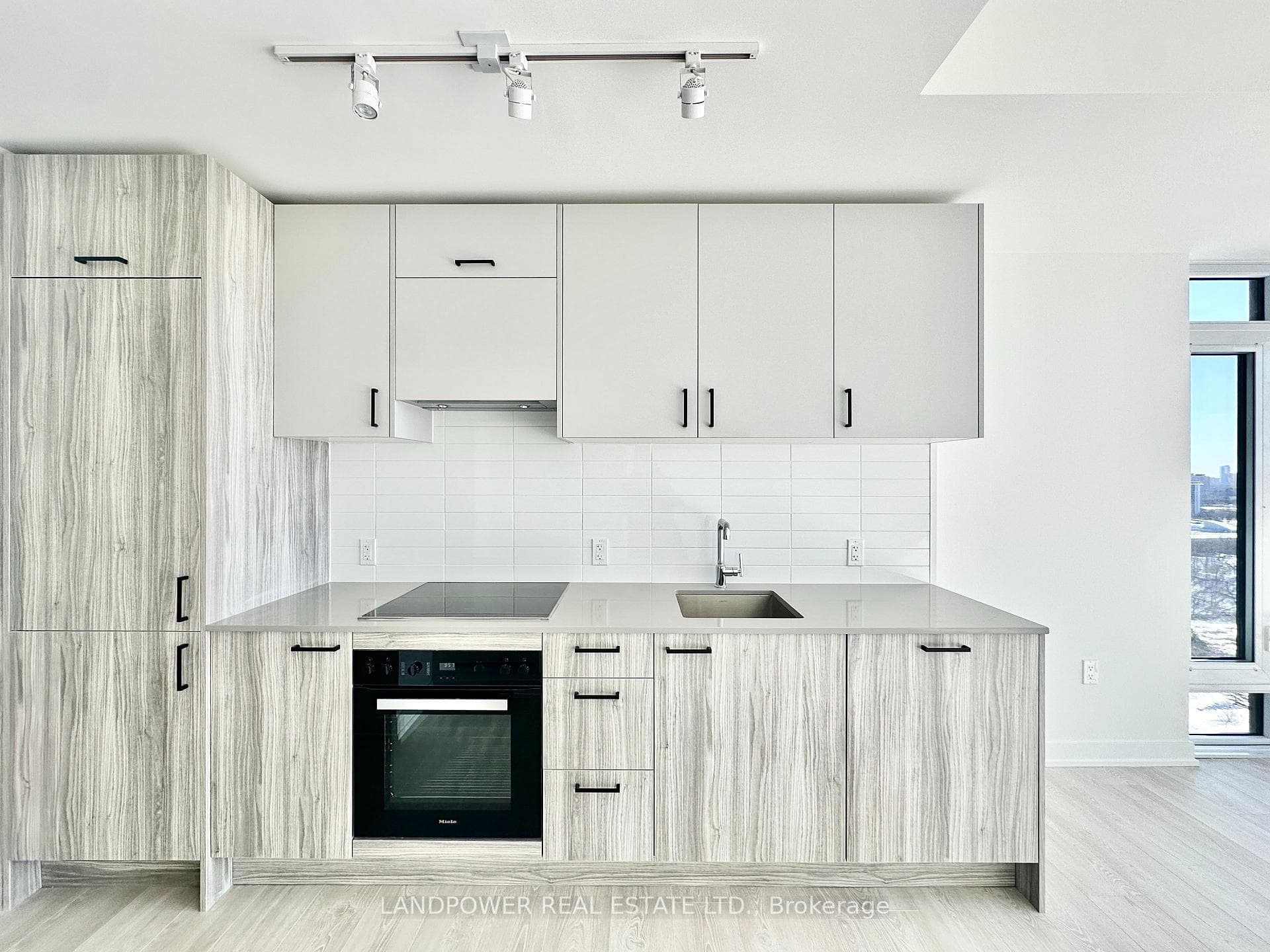 1 Quarrington Lane Unit 1802 photo 2