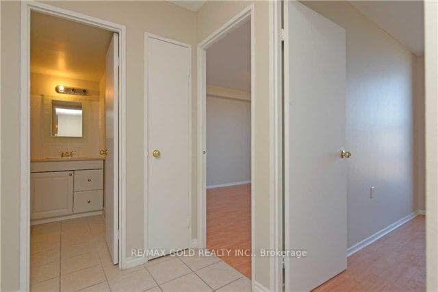 18 Knightsbridge Road Unit 809 photo 15