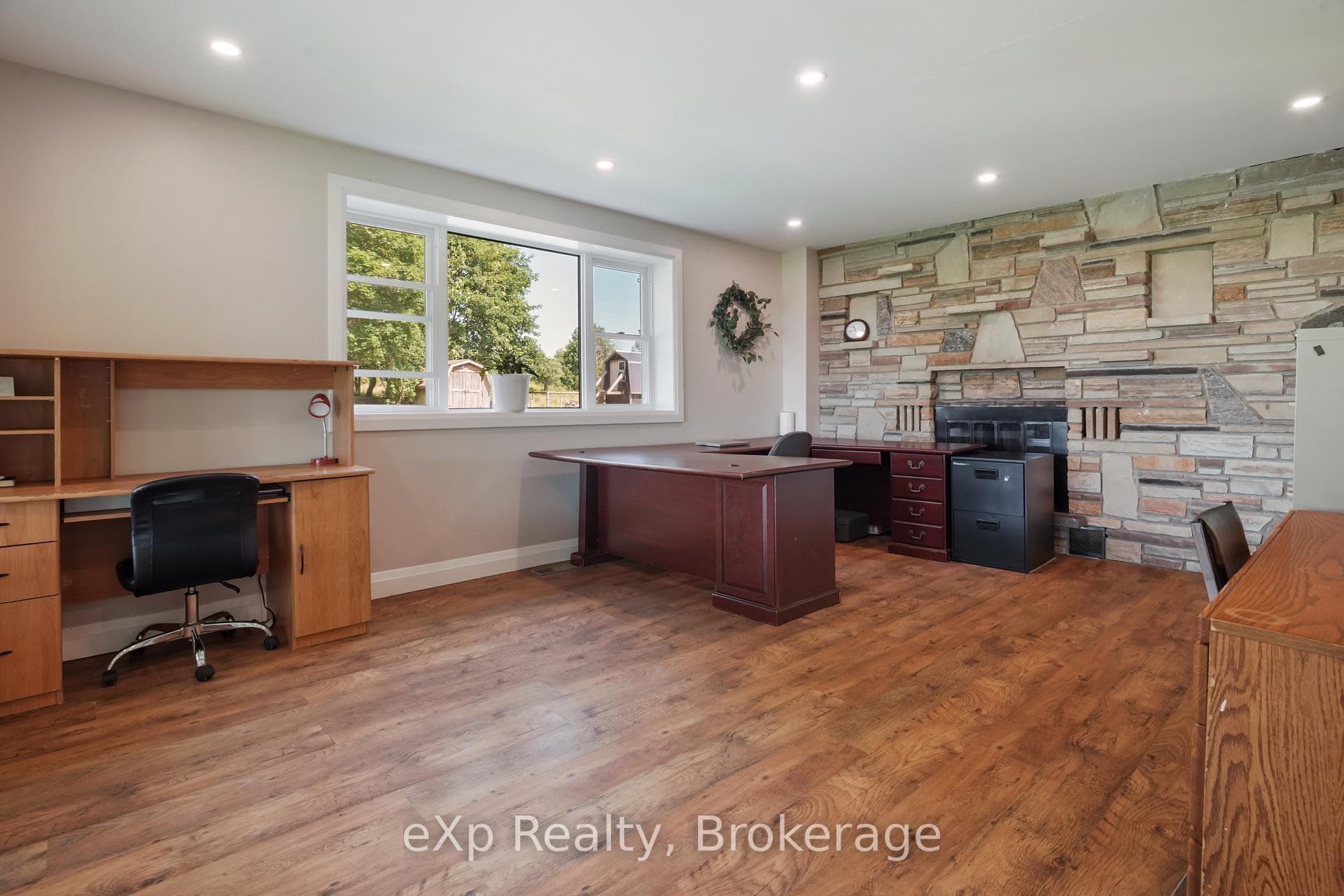 44032 Amberley Road photo 24