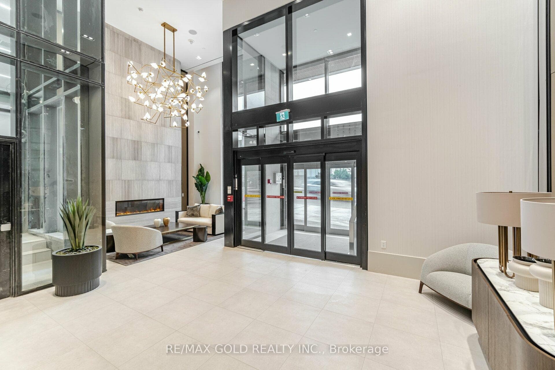 2020 Bathurst Street Unit 216 photo 1