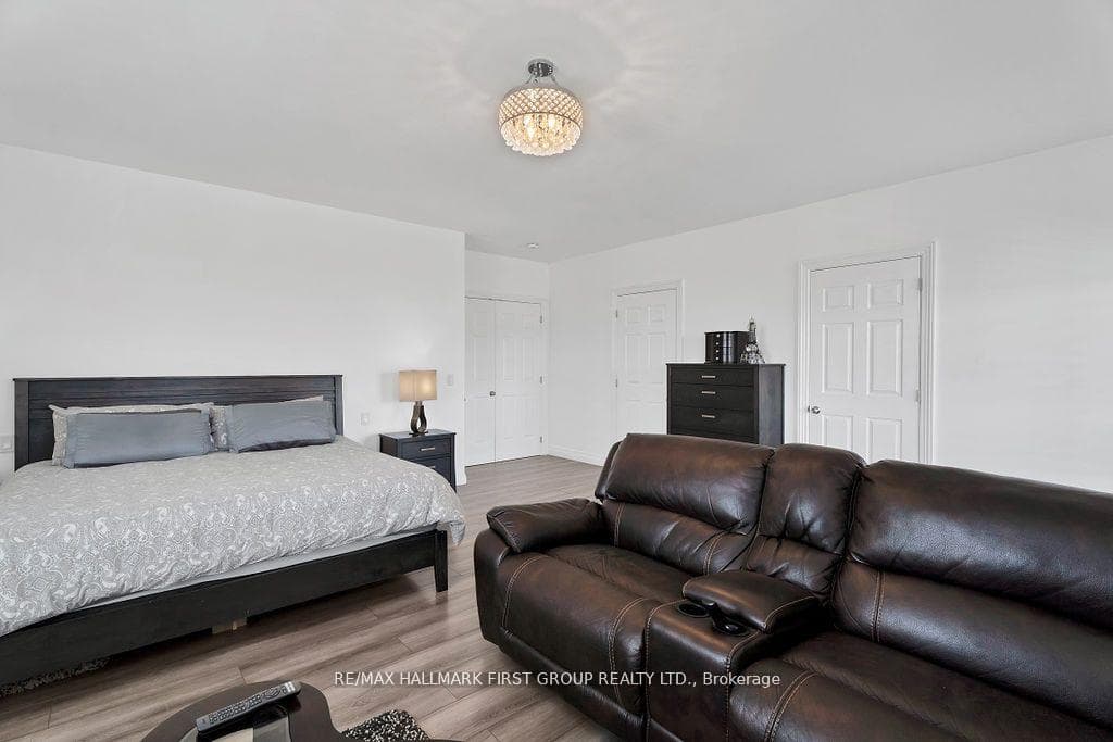 16585 Jane Street photo 21