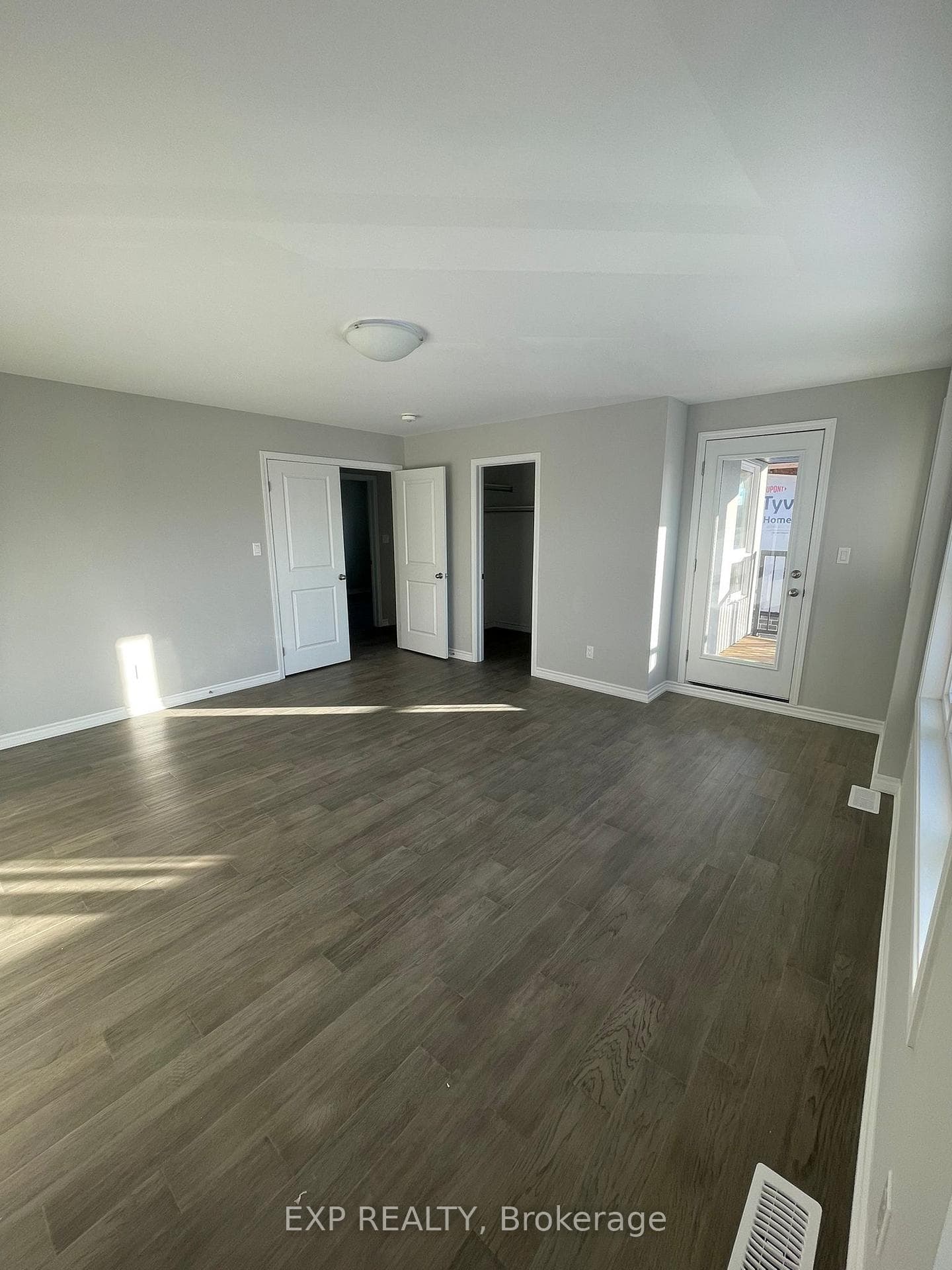 212 Pilkington Street photo 6
