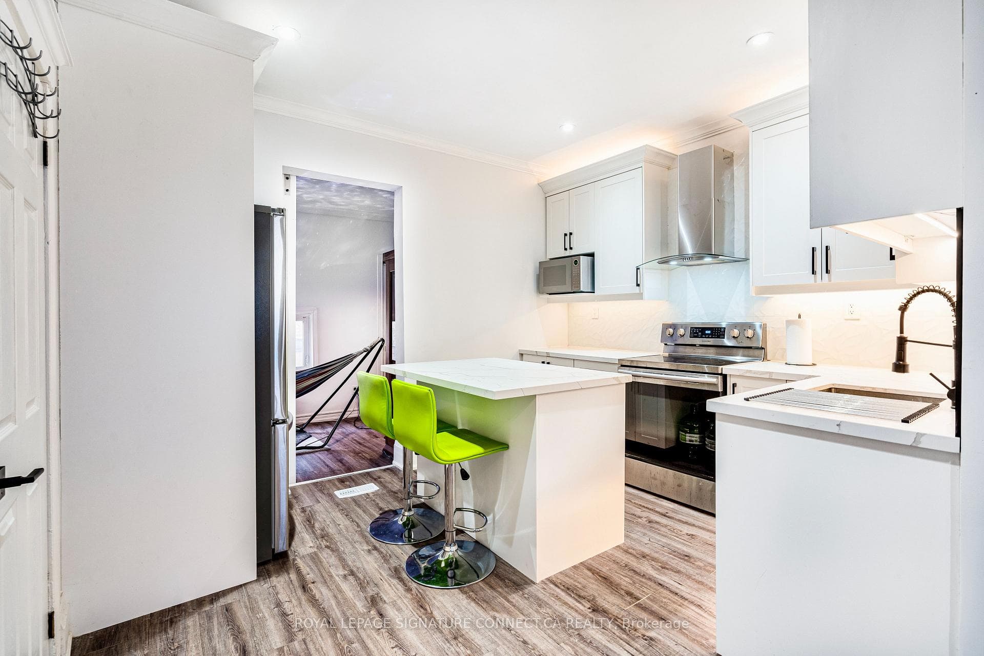 88 Niagara Street photo 1