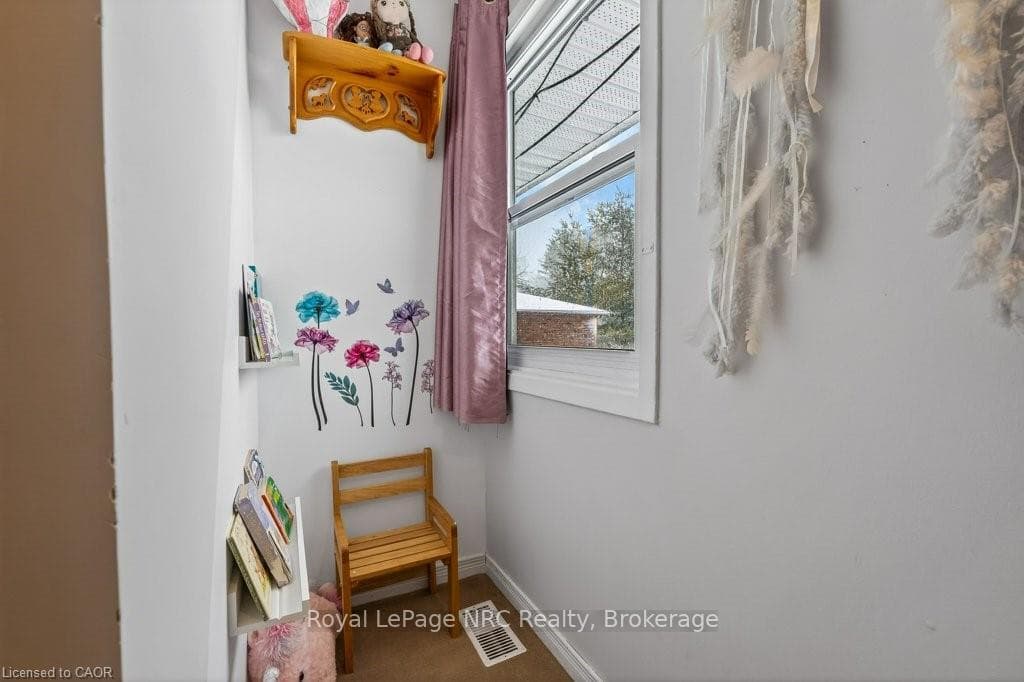 158 Dufferin Avenue photo 29