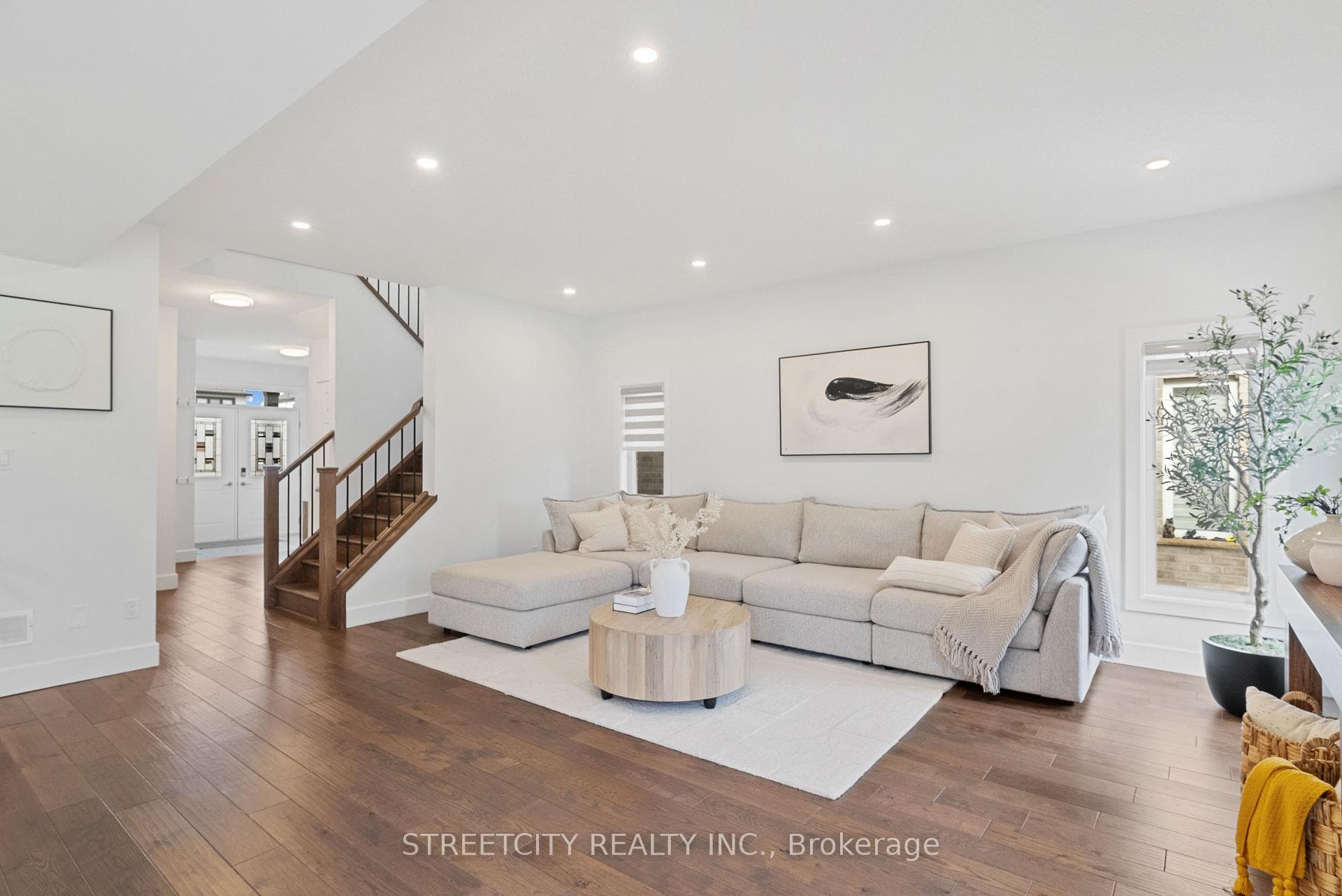 1600 Dylan Street photo 7