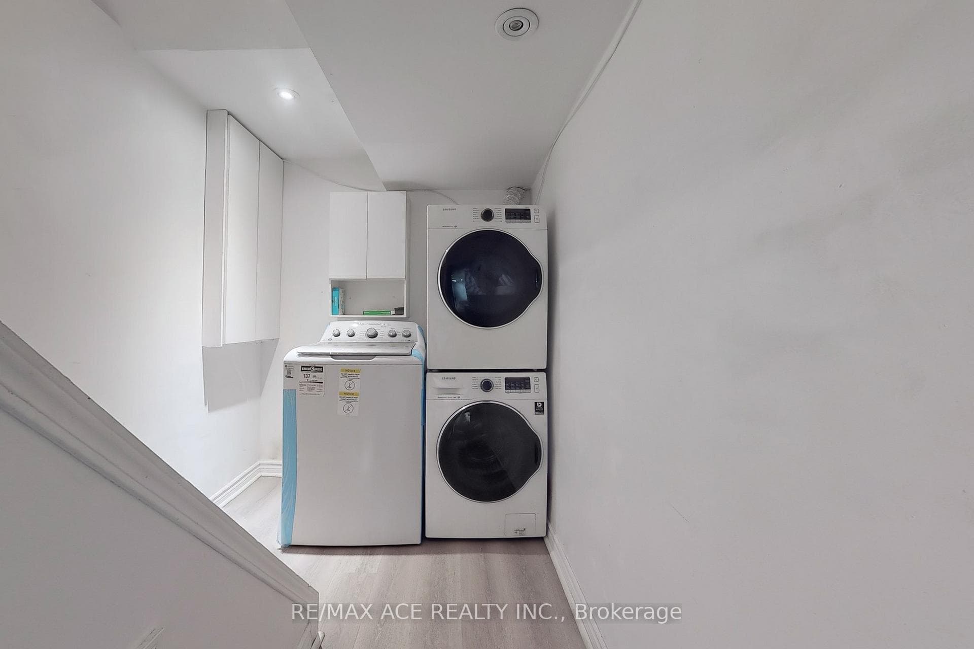 1121 Sandhurst Circle Unit 20 photo 43