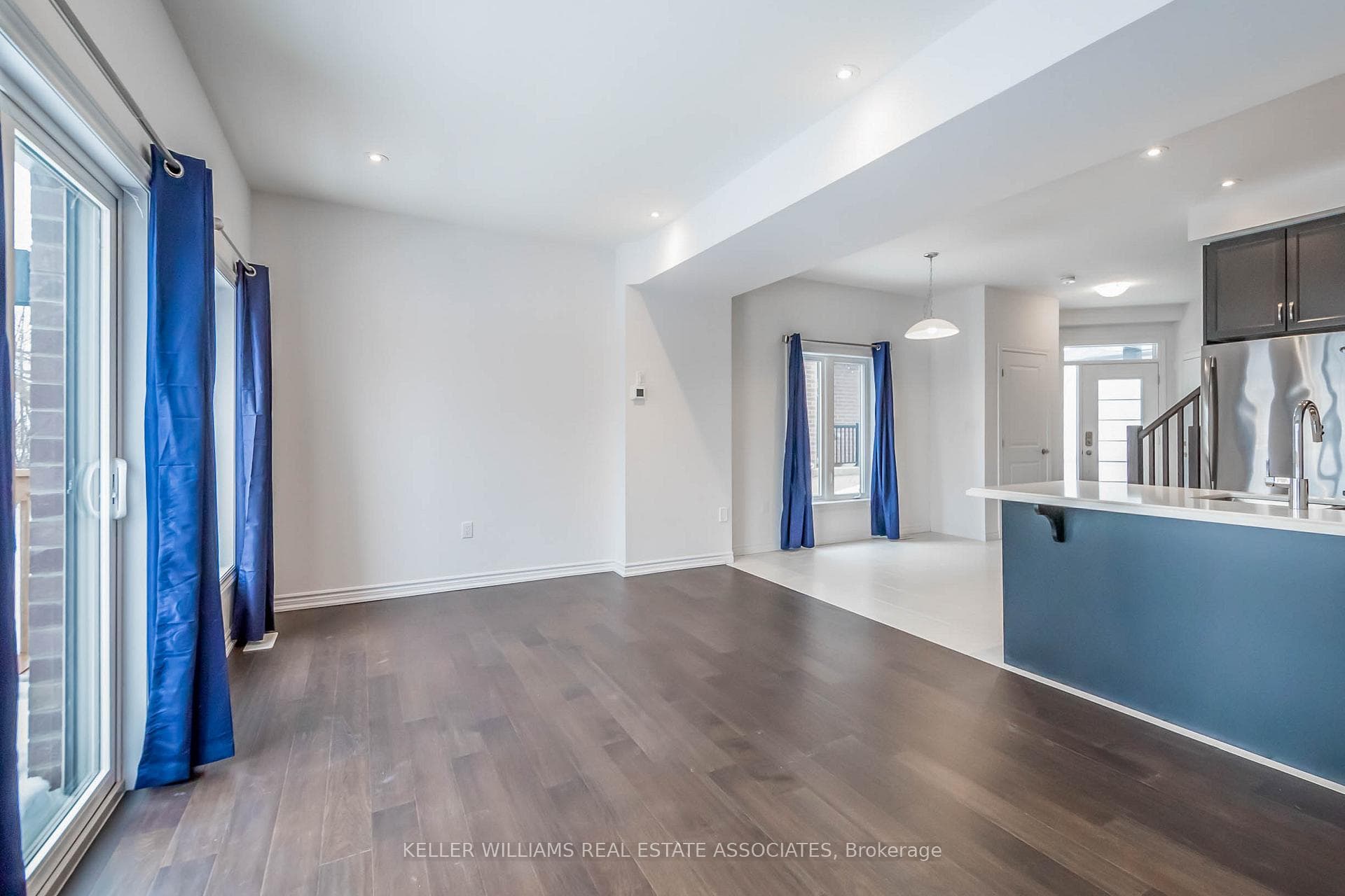 3981 Crown Street photo 7