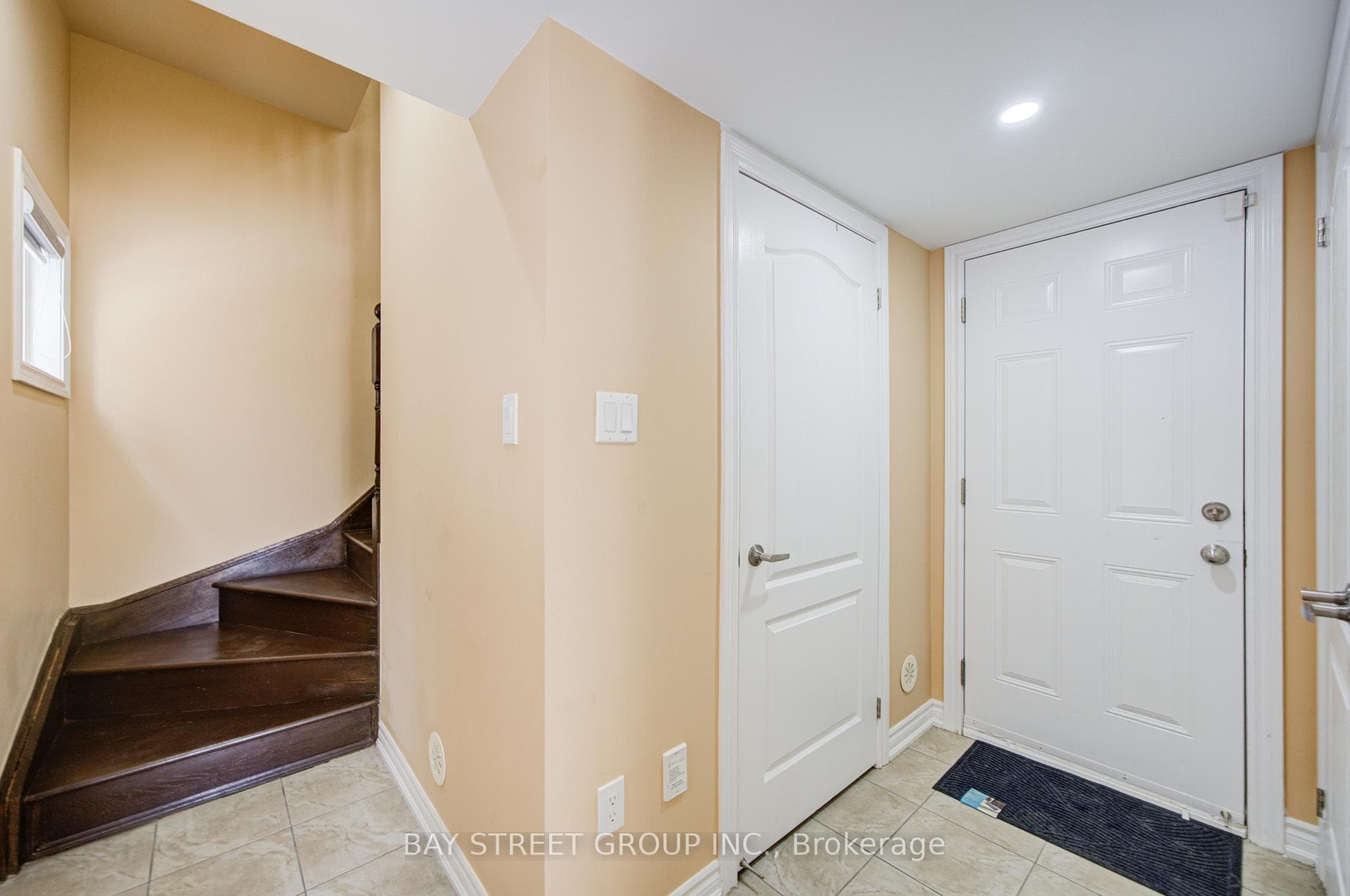 2435 Greenwich Drive Unit 21 photo 7