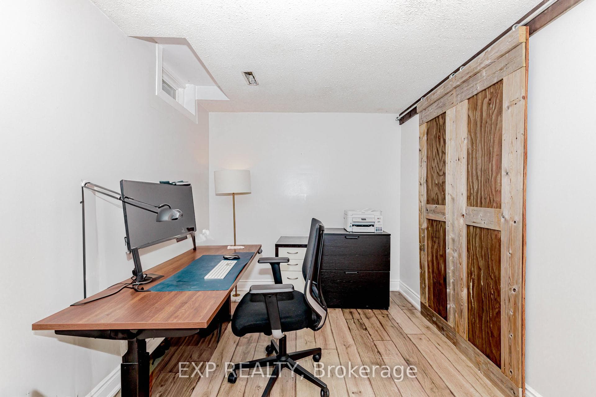 2038 Chrisdon Road photo 36