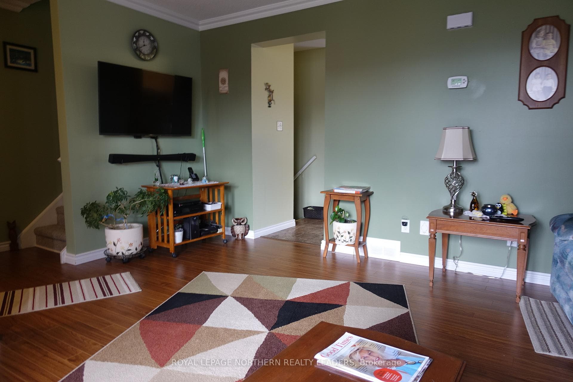 154 Donna Crescent photo 5