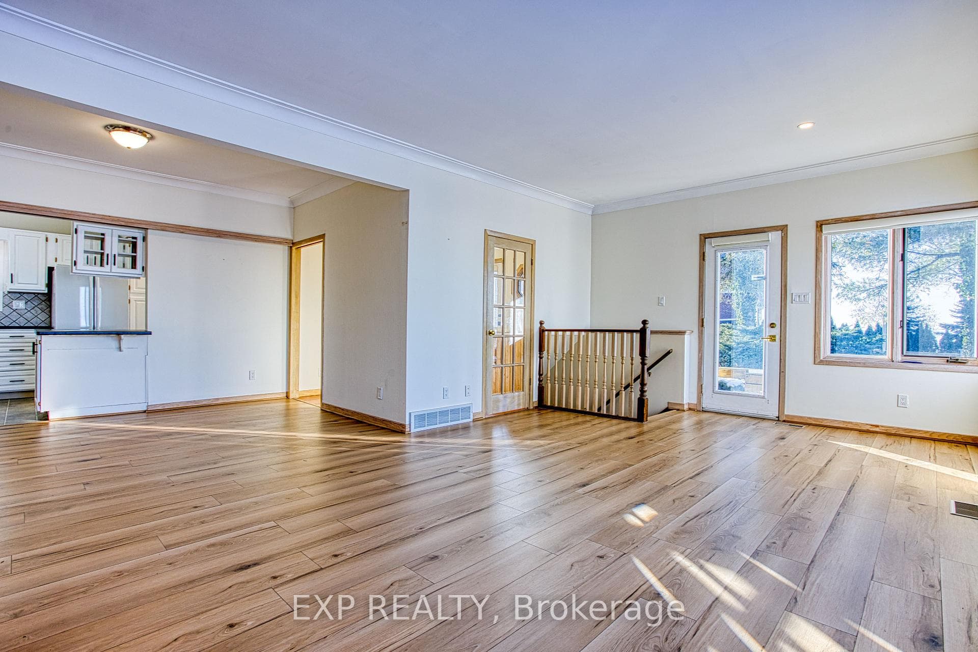98 Creanona Boulevard photo 22
