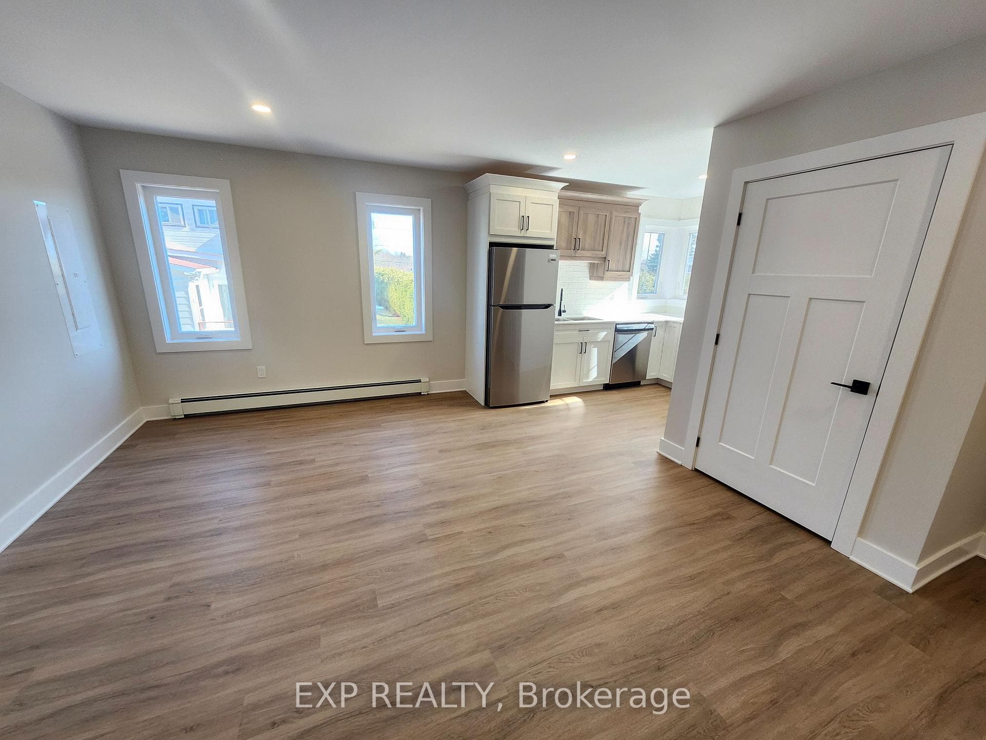 114 Lewis Street photo 10
