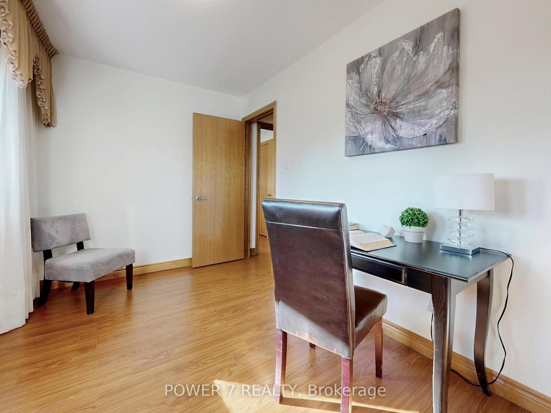 54 Hewlett Crescent photo 37