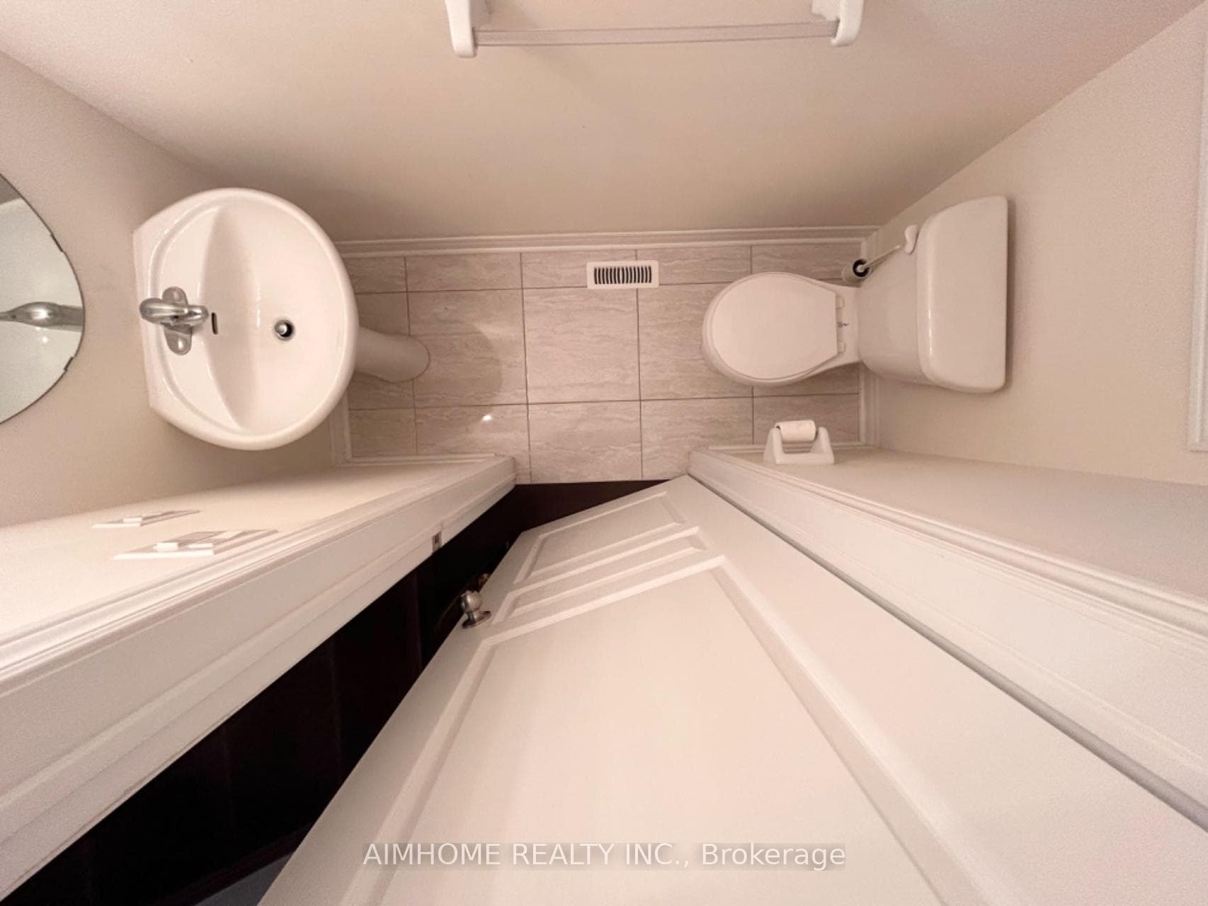 202 Harbord Street photo 12